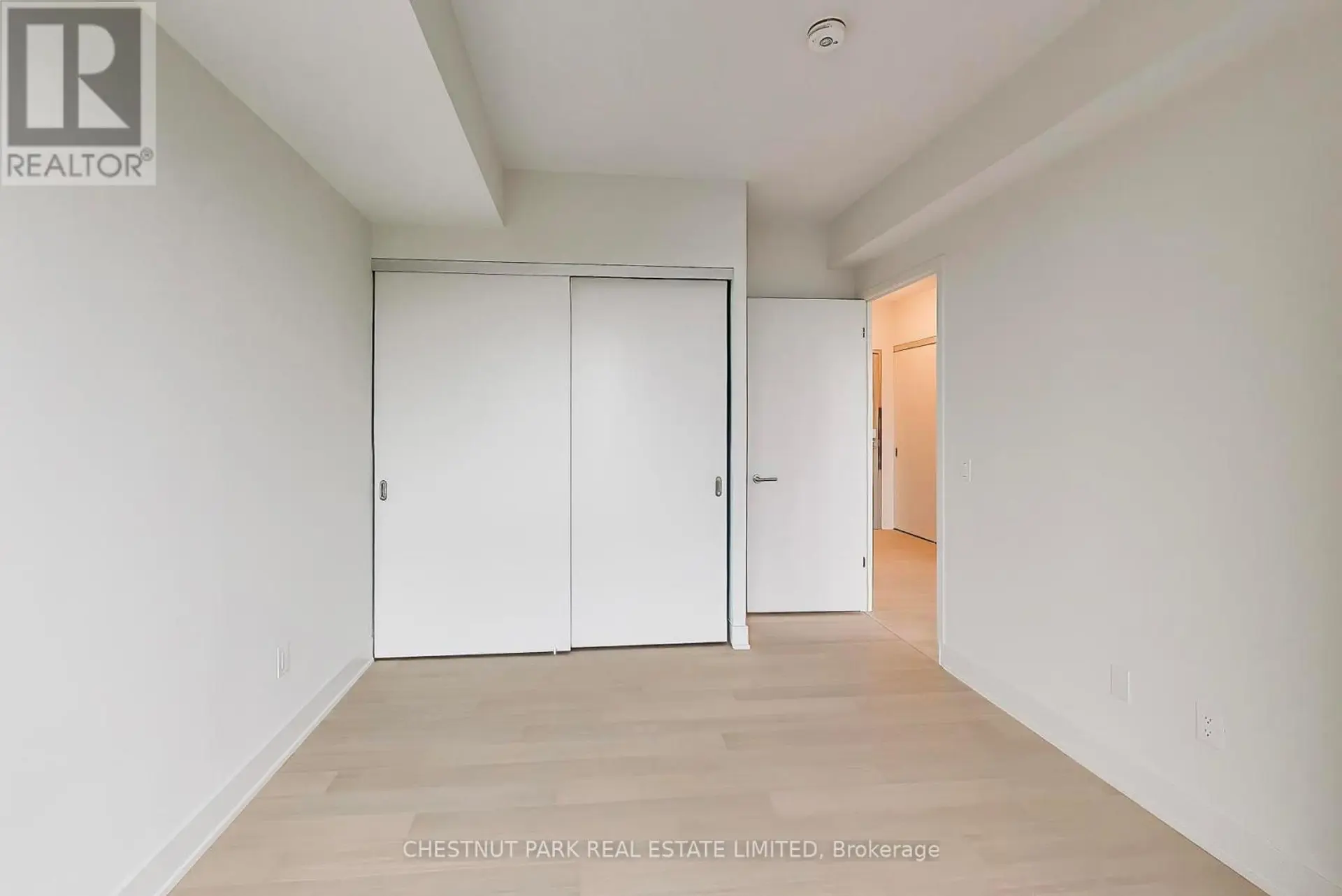 #901 328 DUPONT STREET - Image 11