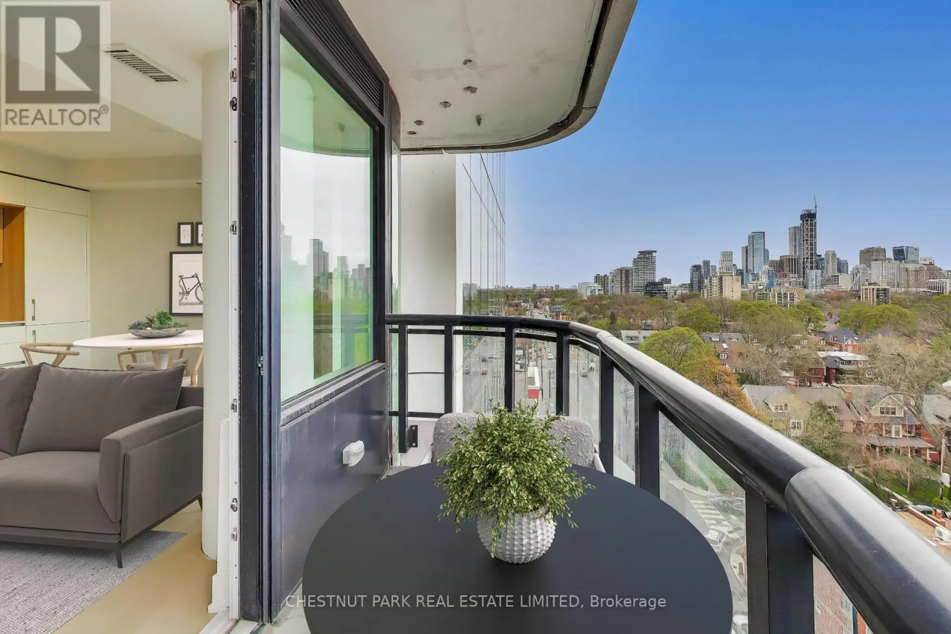 #901 328 DUPONT STREET - Image 12