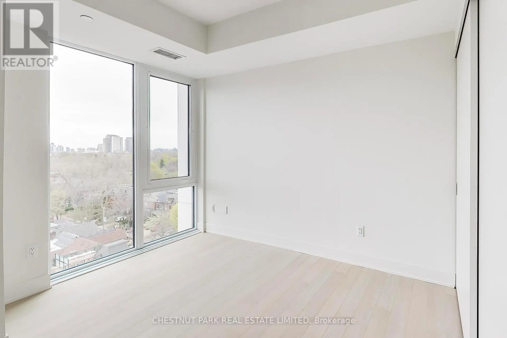 #901 328 DUPONT STREET - Image 9