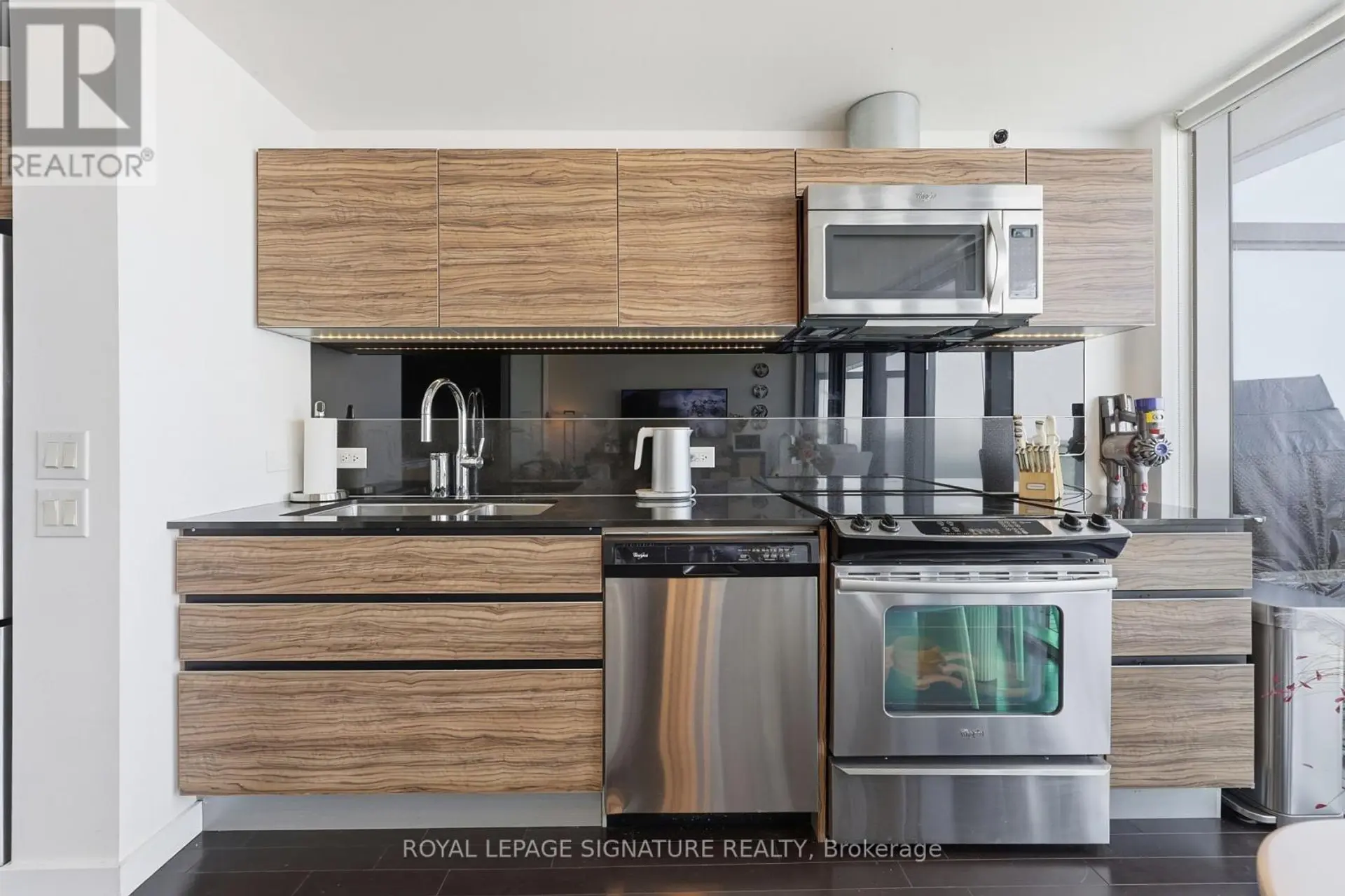 #2805 390 CHERRY STREET - Image 10