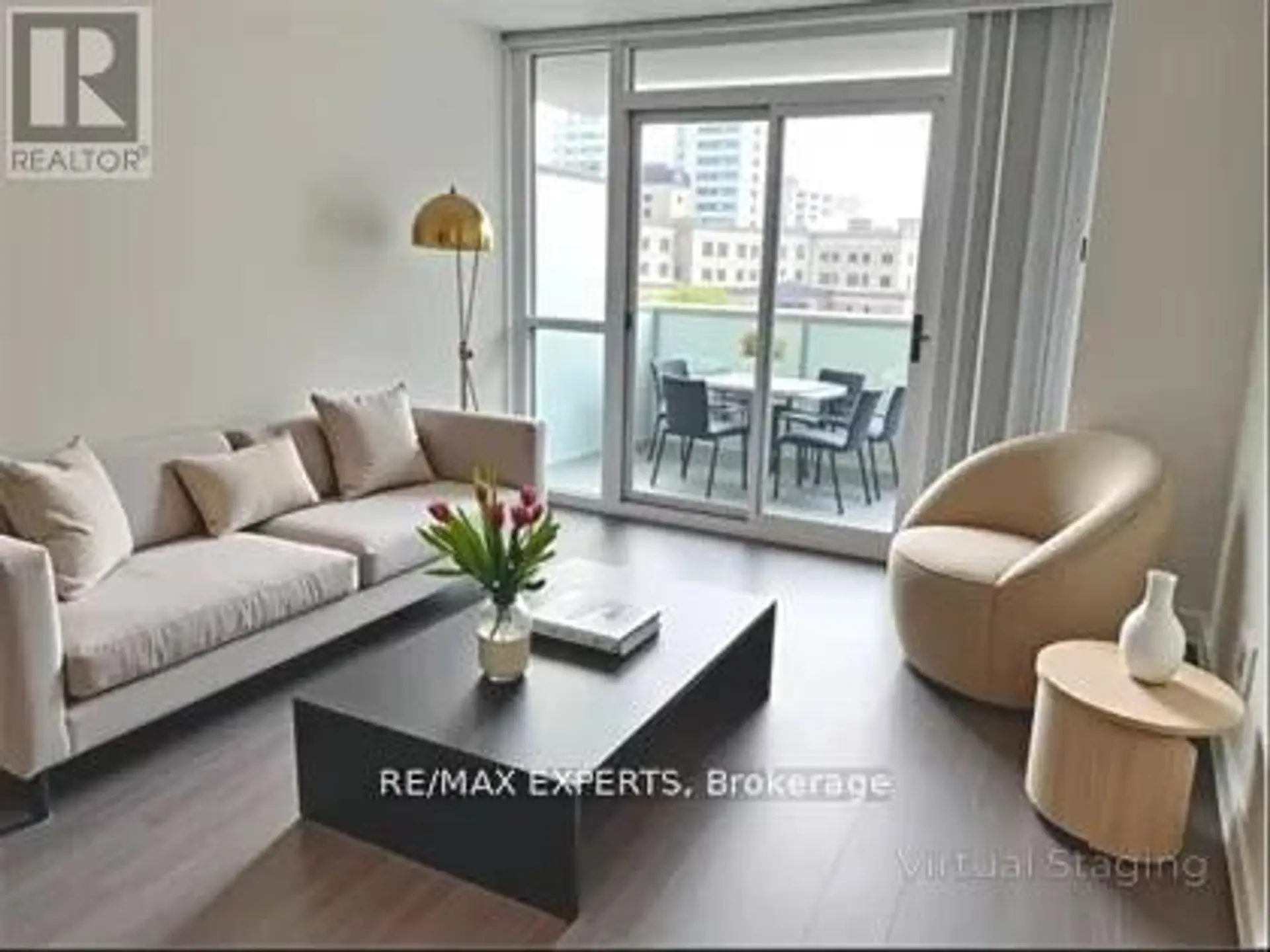 #728 25 LOWER SIMCOE STREET - Image 2