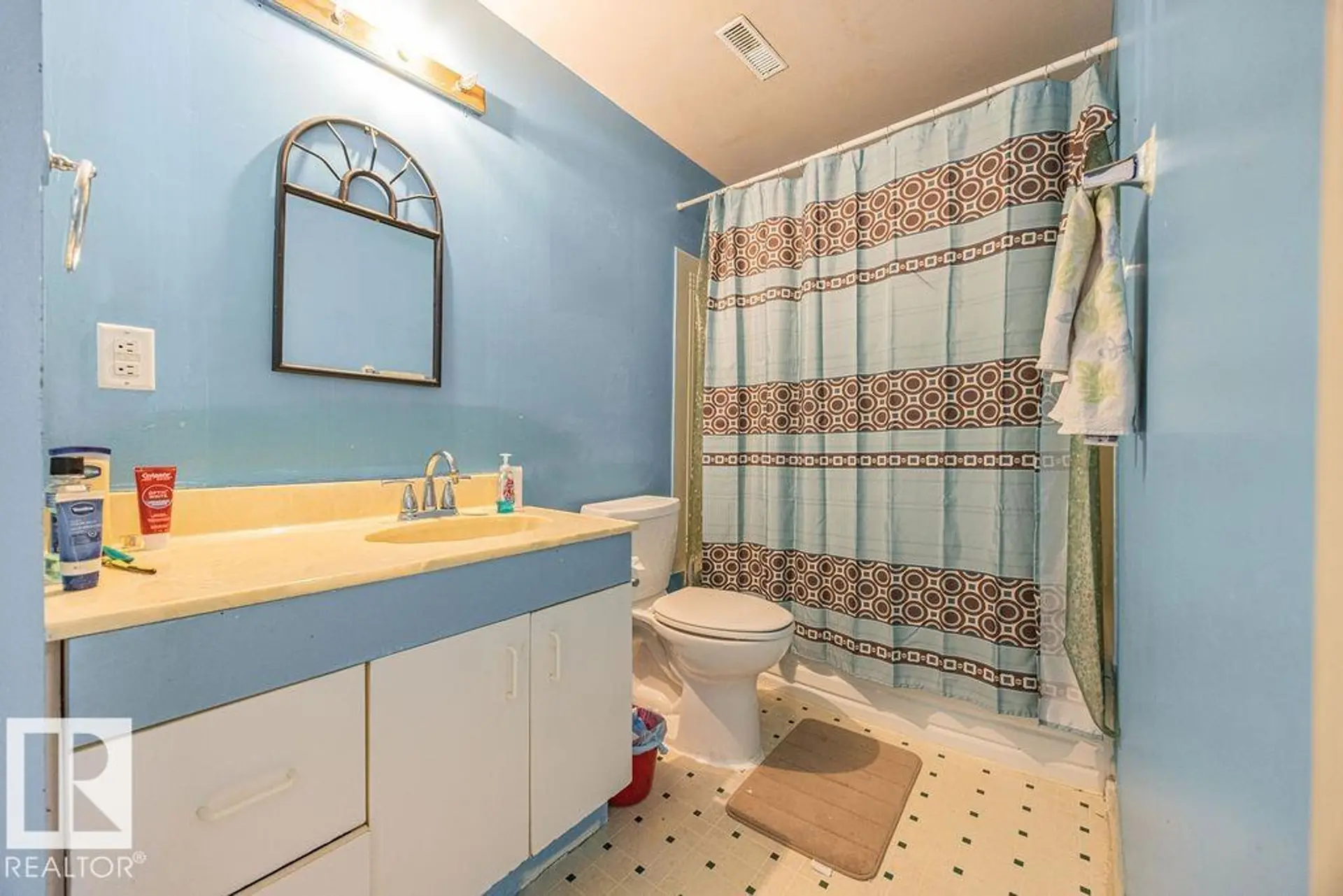 9827 152 ST NW - Image 14