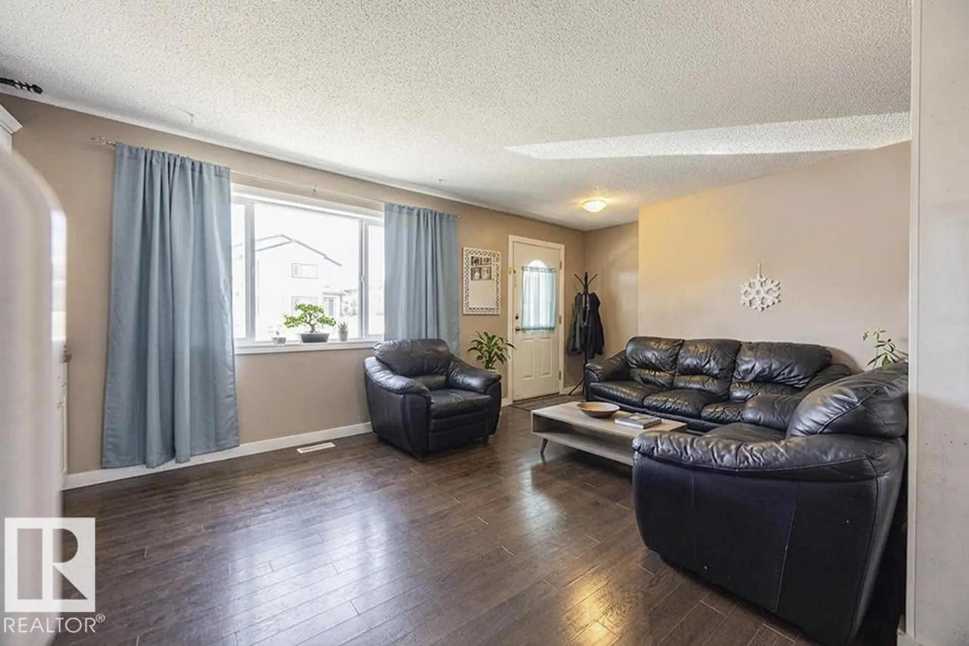 9827 152 ST NW - Image 2