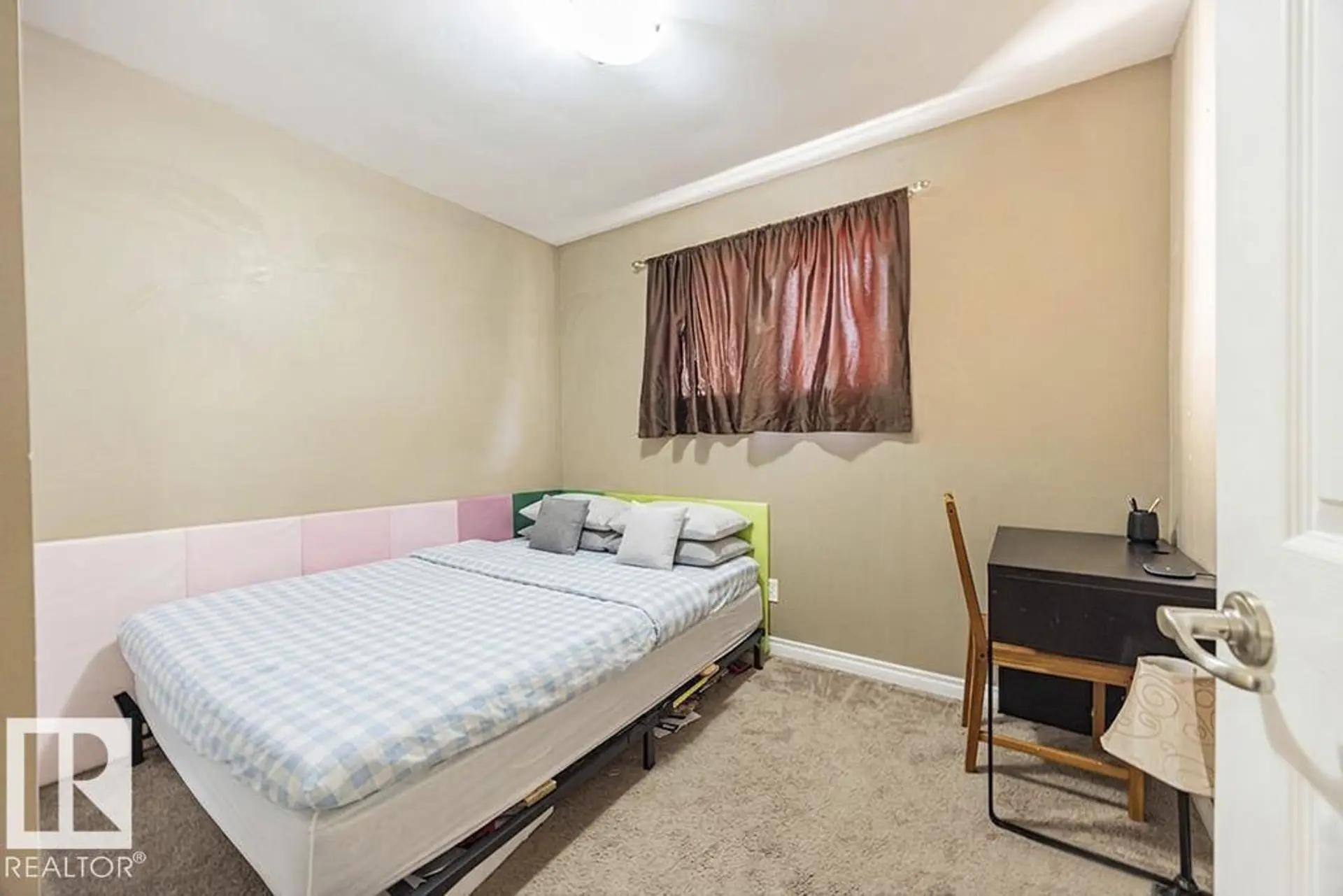 9827 152 ST NW - Image 7