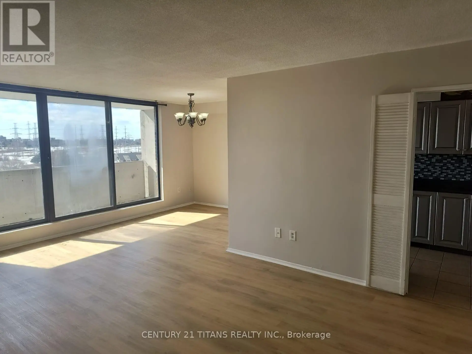 #907 301 PRUDENTIAL DRIVE - Image 1