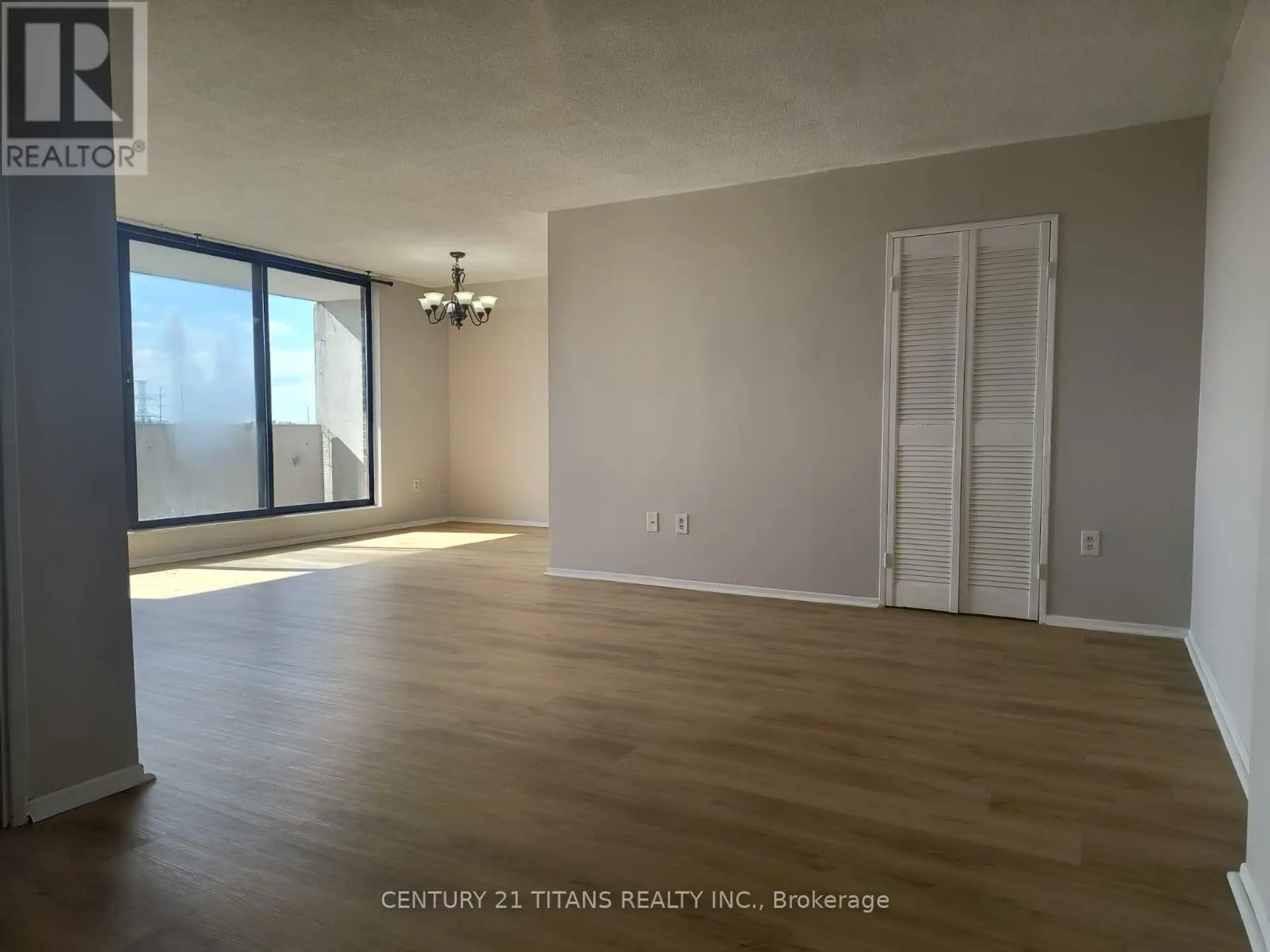 #907 301 PRUDENTIAL DRIVE - Image 3