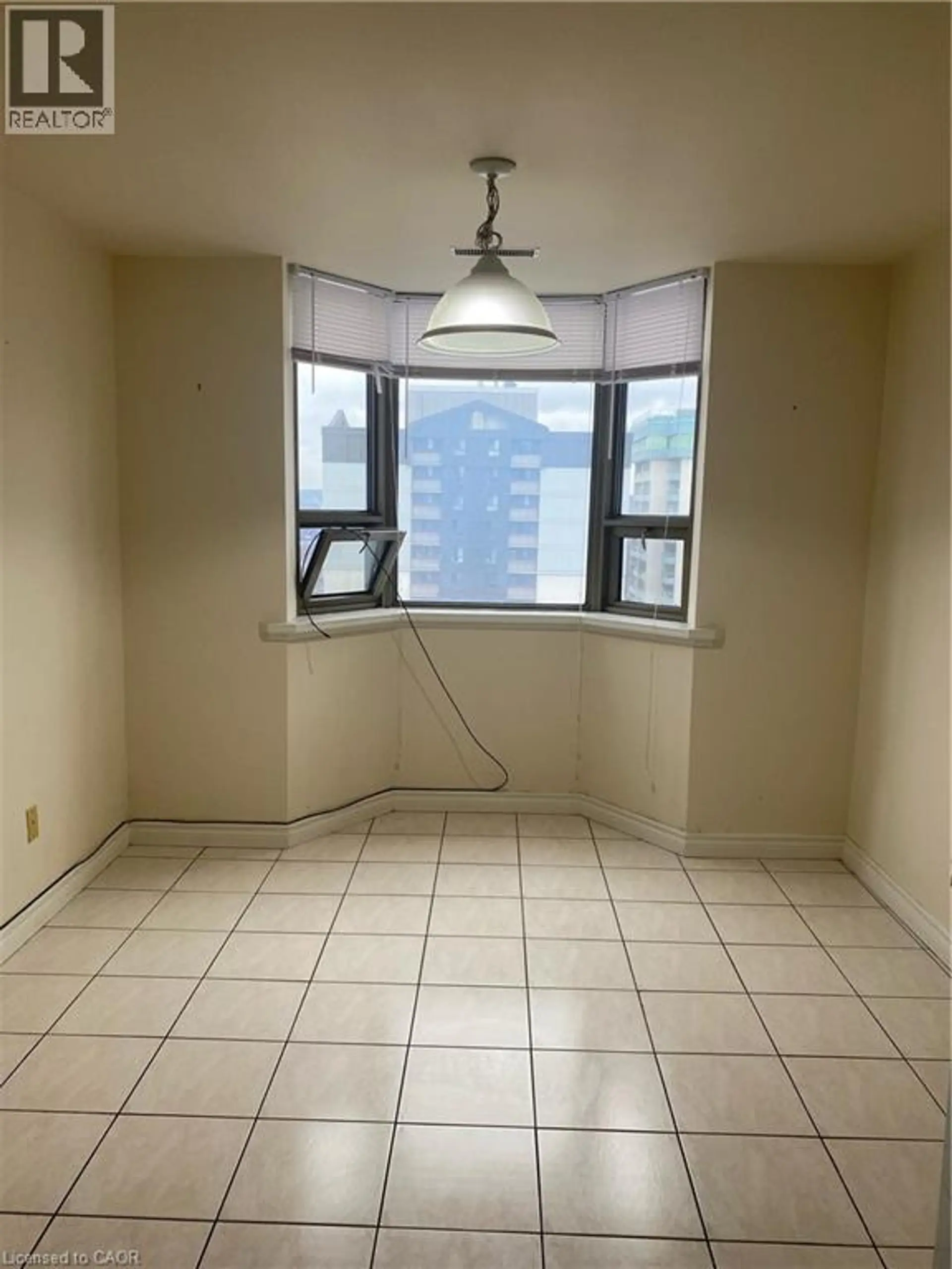 #20B 67 CAROLINE Street S - Image 6