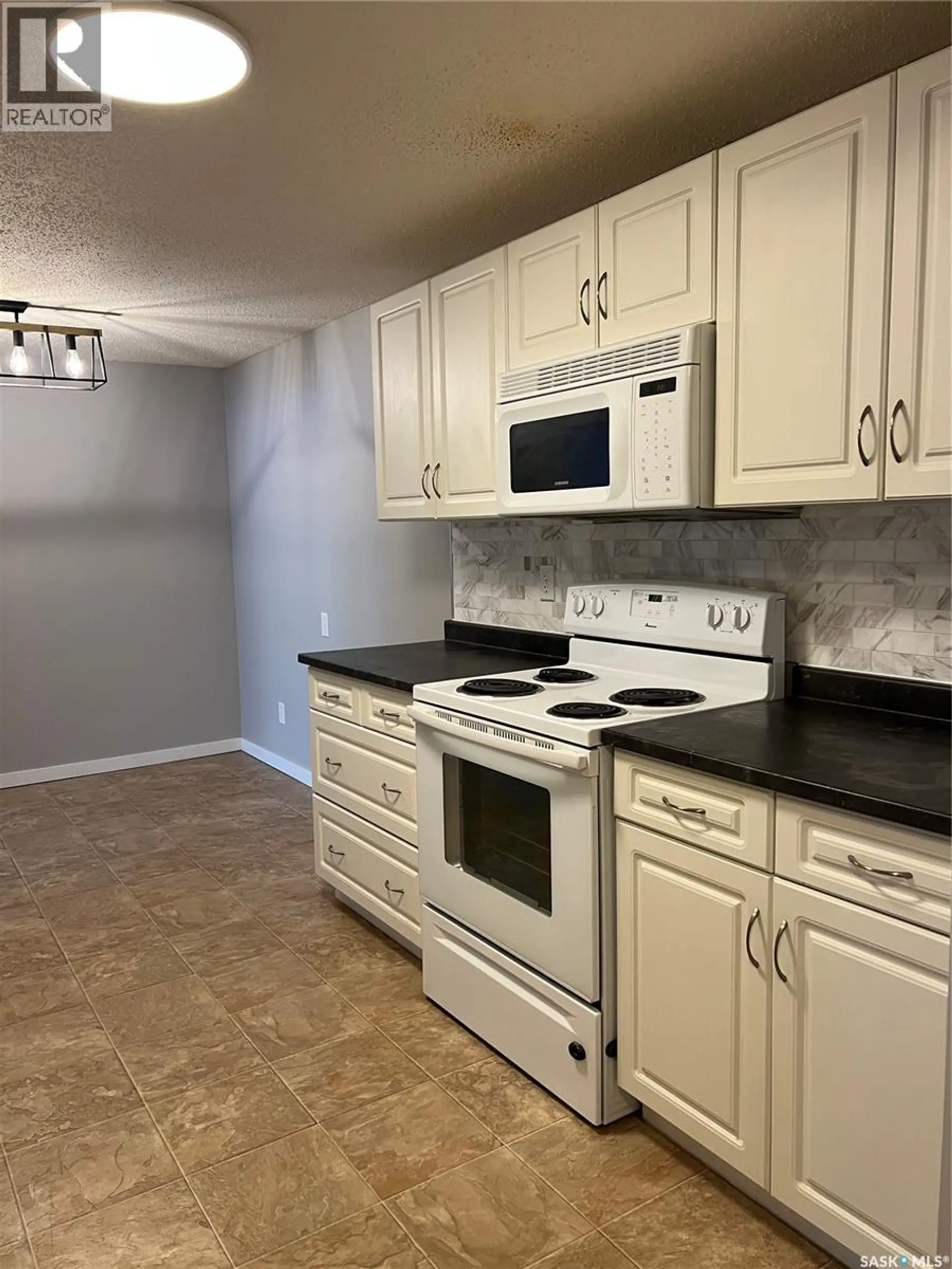 #3 2251 St Henry AVENUE - Image 2
