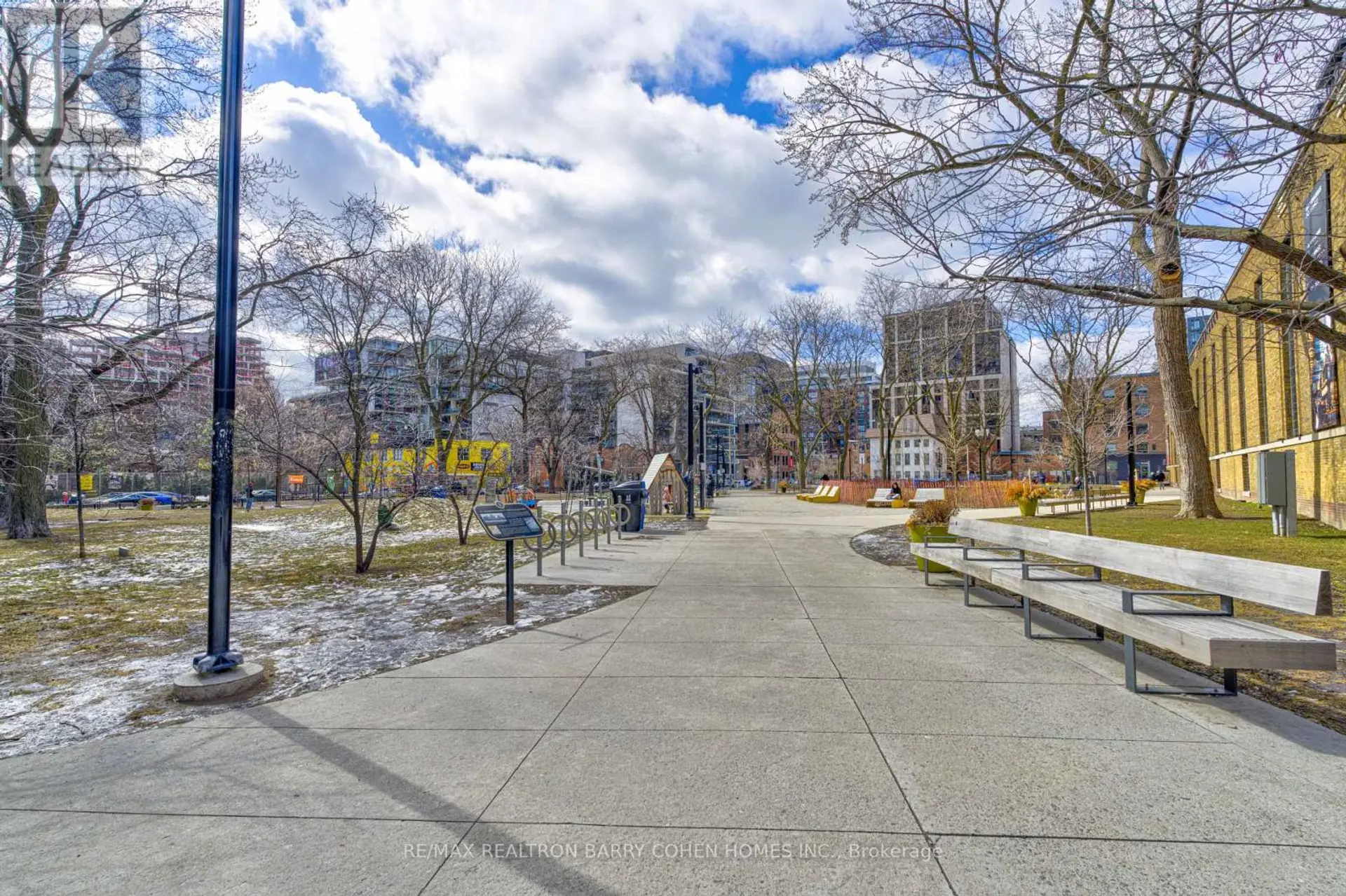 #904 39 BRANT STREET - Image 19