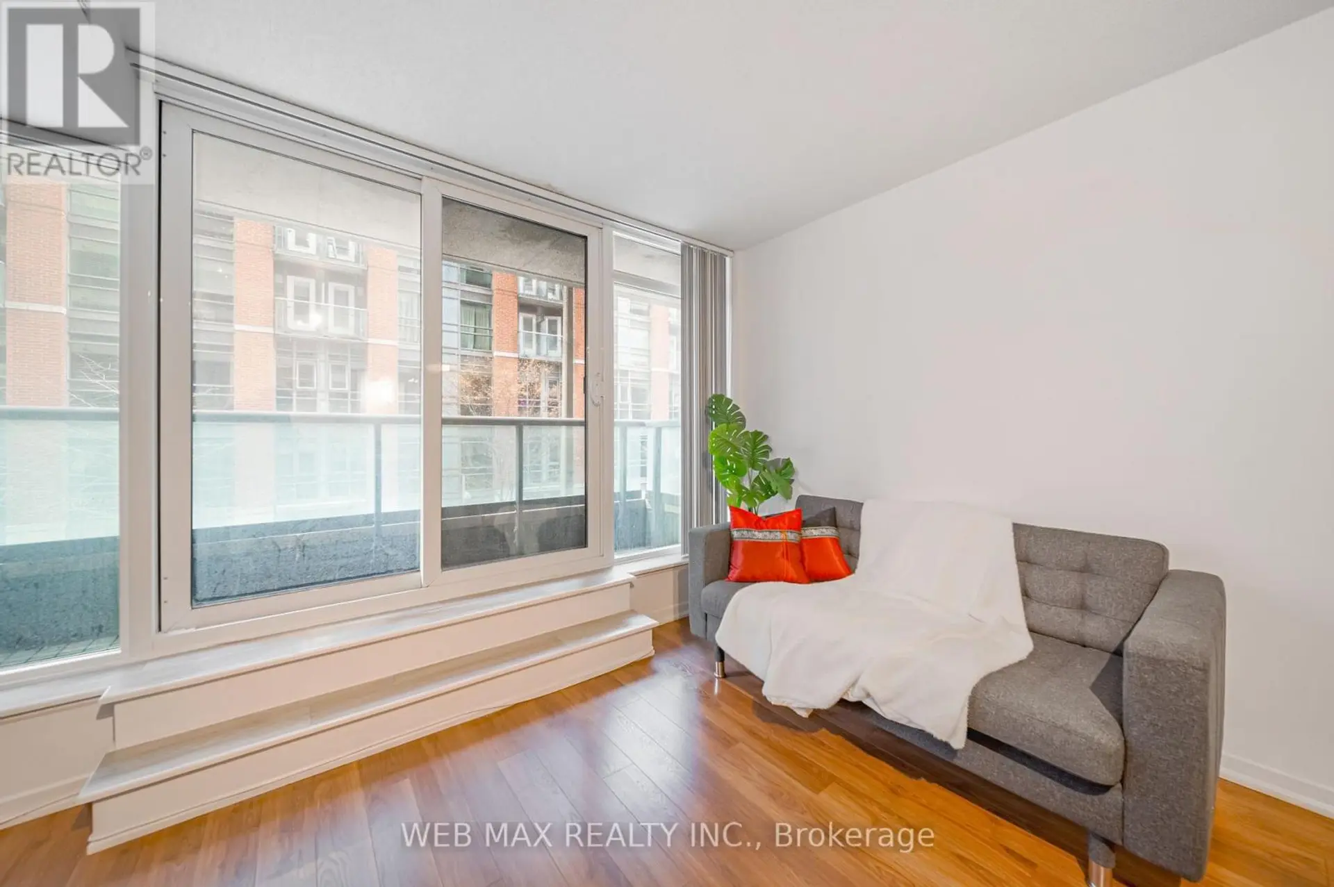 #205 36 LISGAR STREET - Image 5