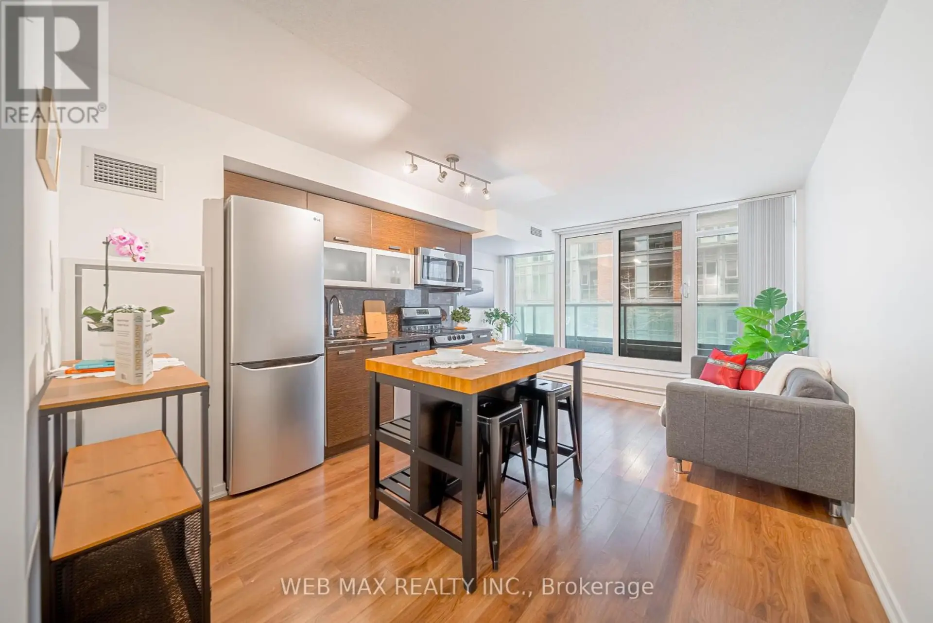 #205 36 LISGAR STREET - Image 8