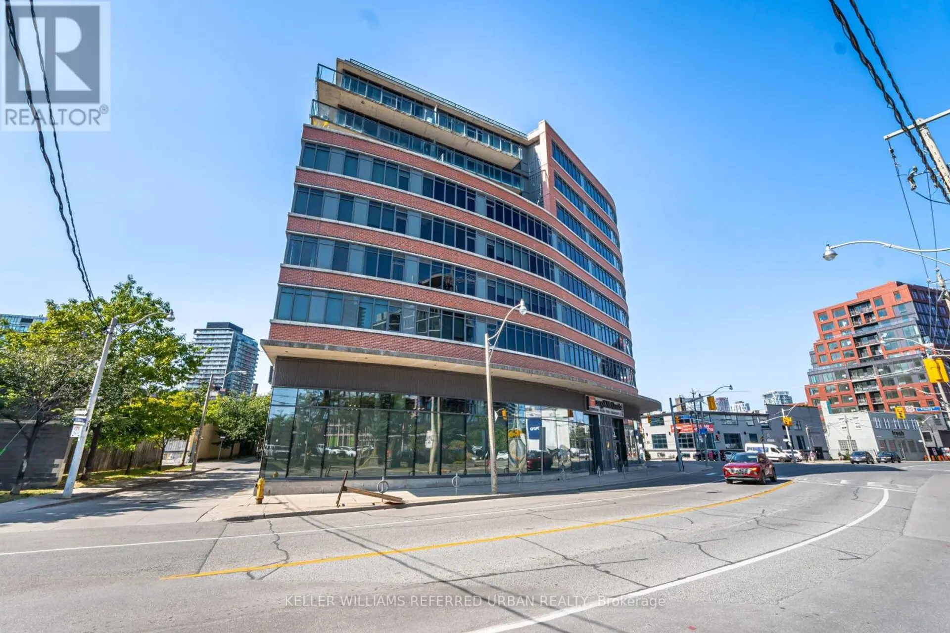 #607 90 TRINITY STREET - Image 20