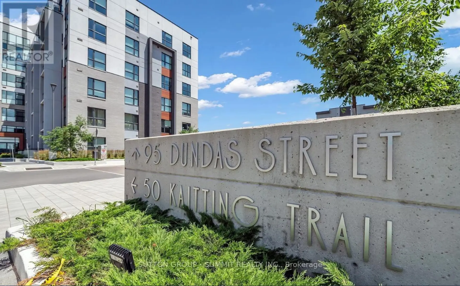 #110 95 DUNDAS STREET - Image 1