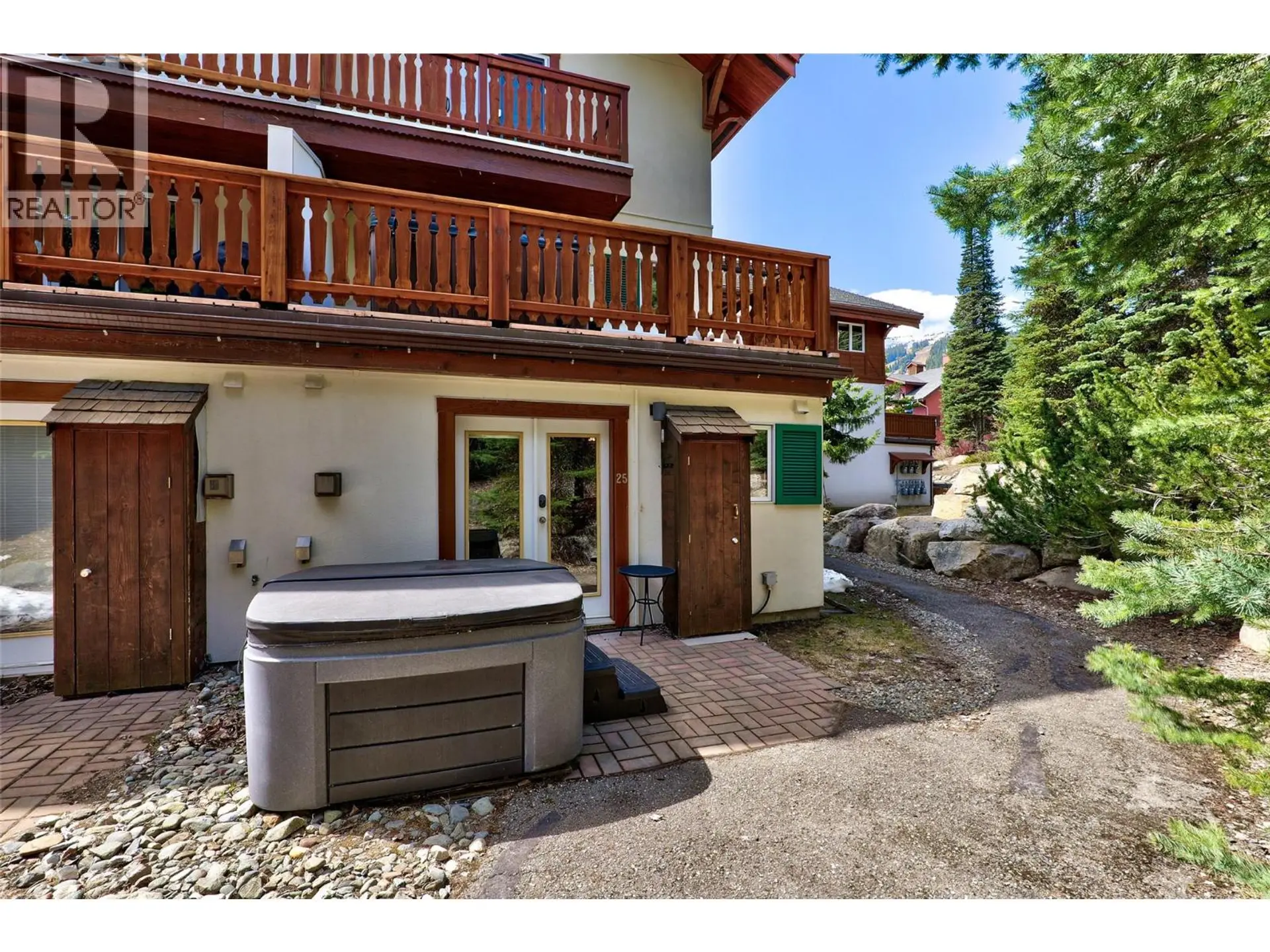 #25 3300 Village Place - Image 13