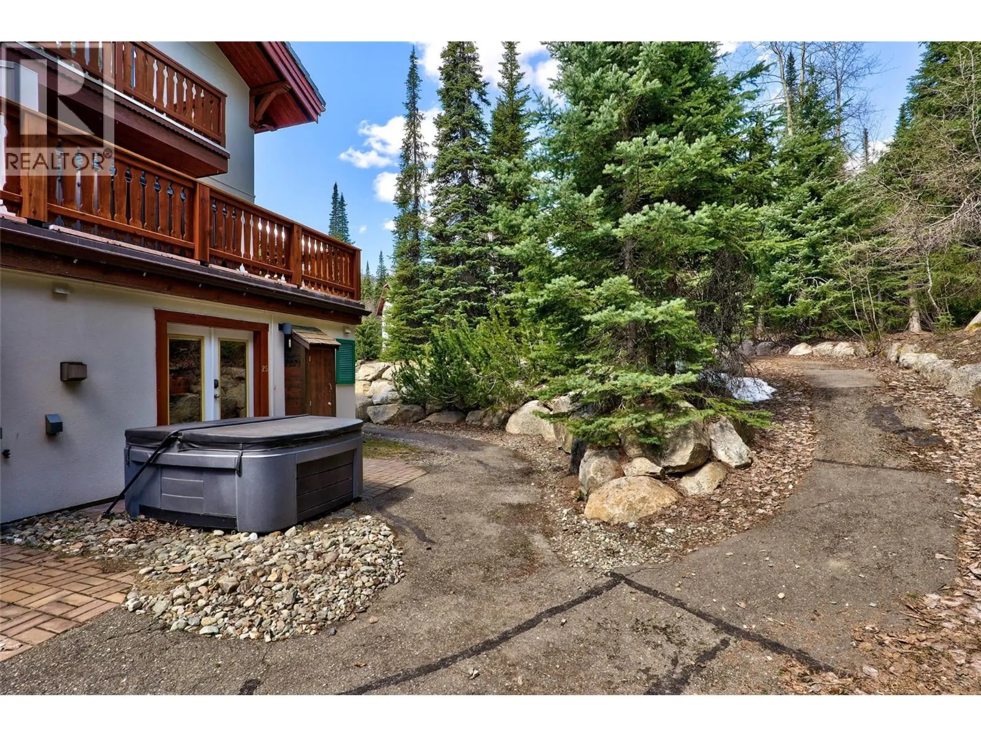 #25 3300 Village Place - Image 16