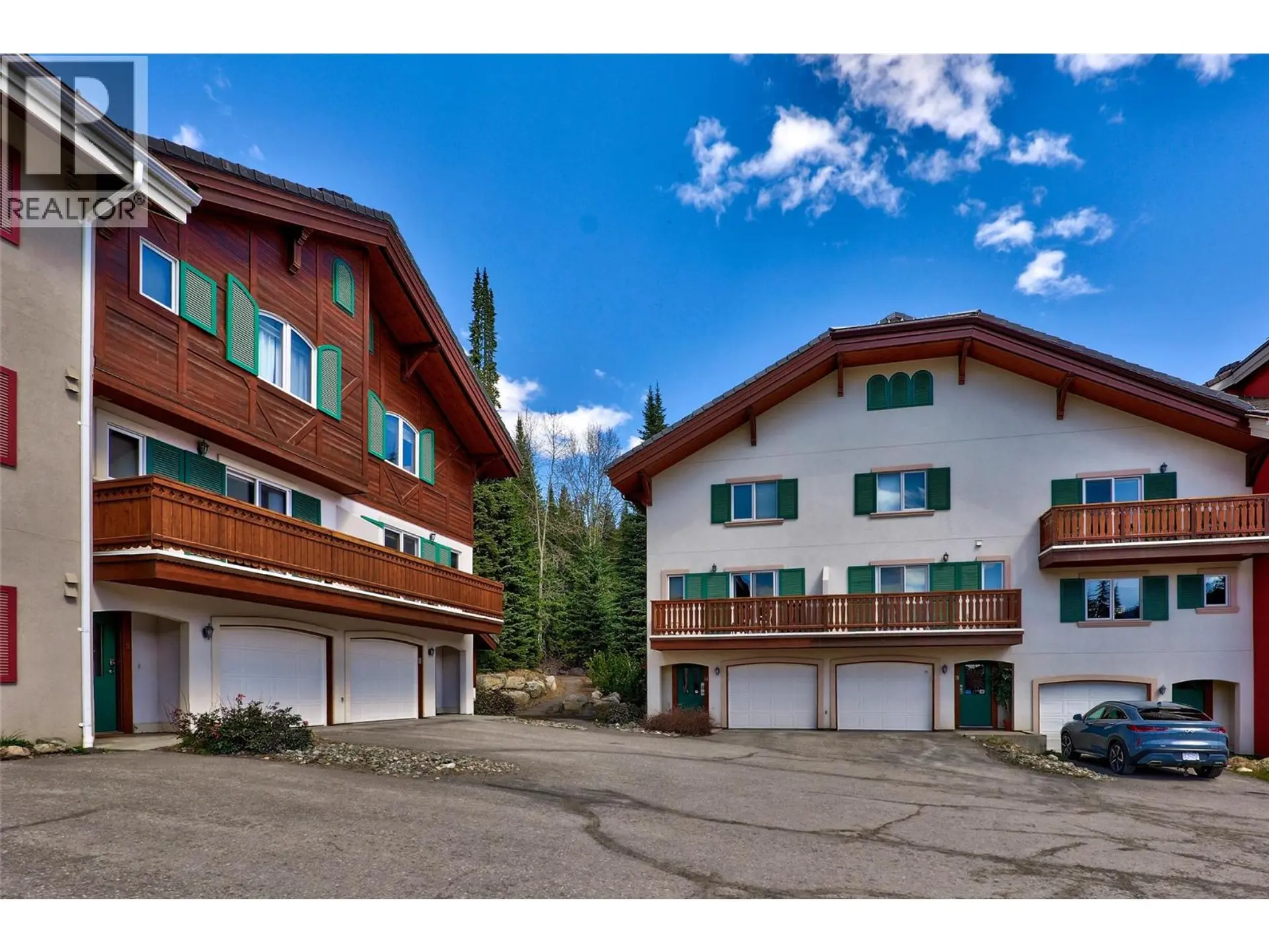 #25 3300 Village Place - Image 17