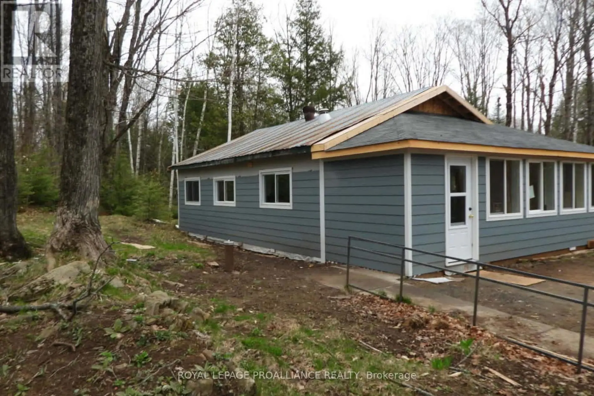 1049 SOUTH ROAD - Image 13