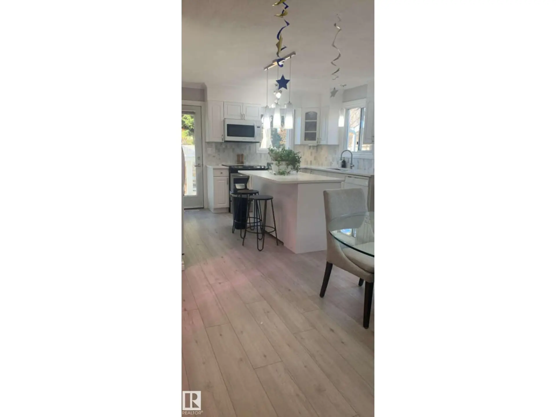 83 Lorraine CR - Image 9