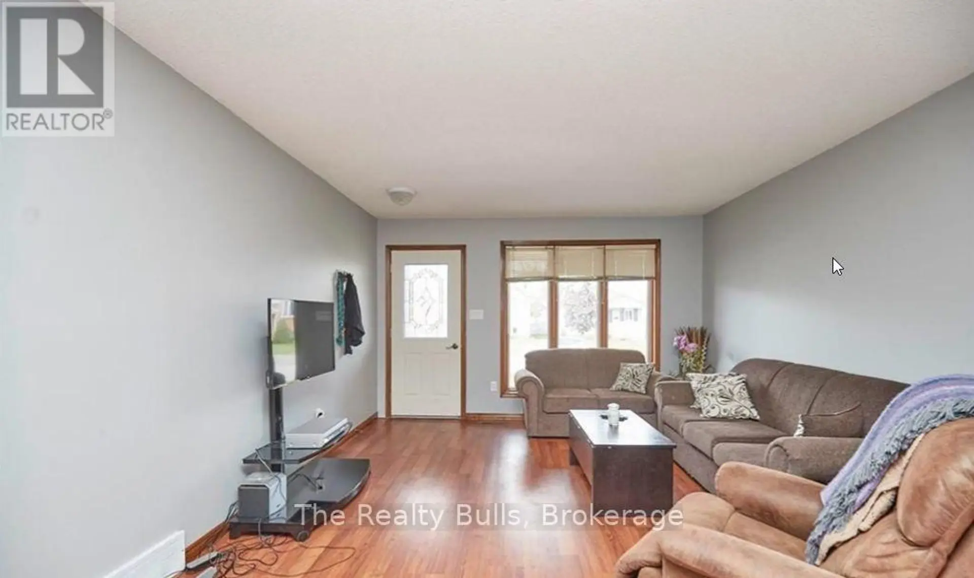 41 POPLAR CRESCENT - Image 4