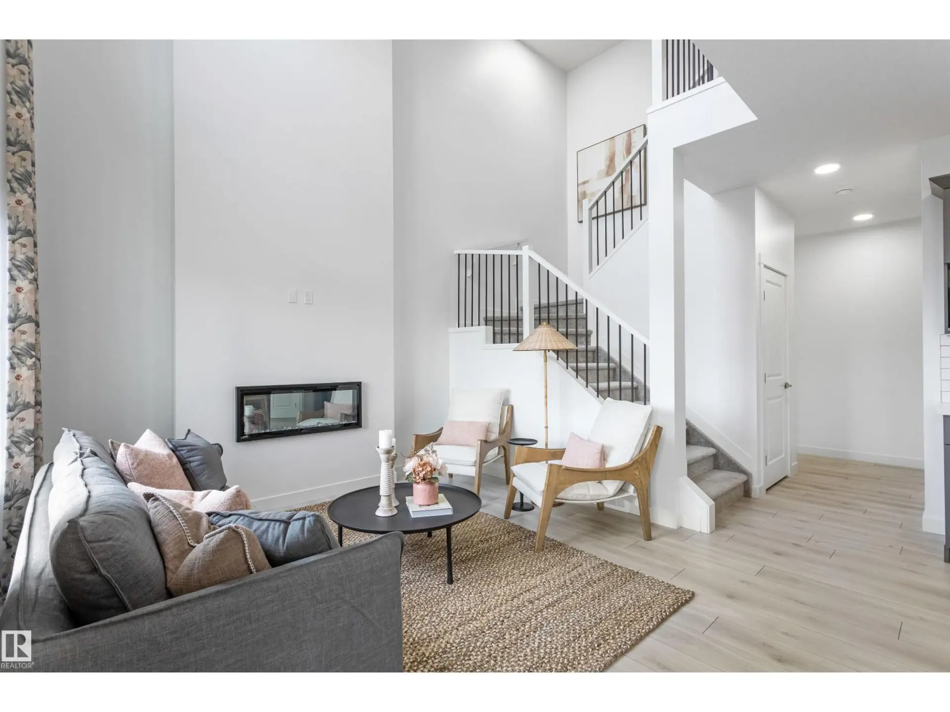 20841 15a AV NW - Image 1