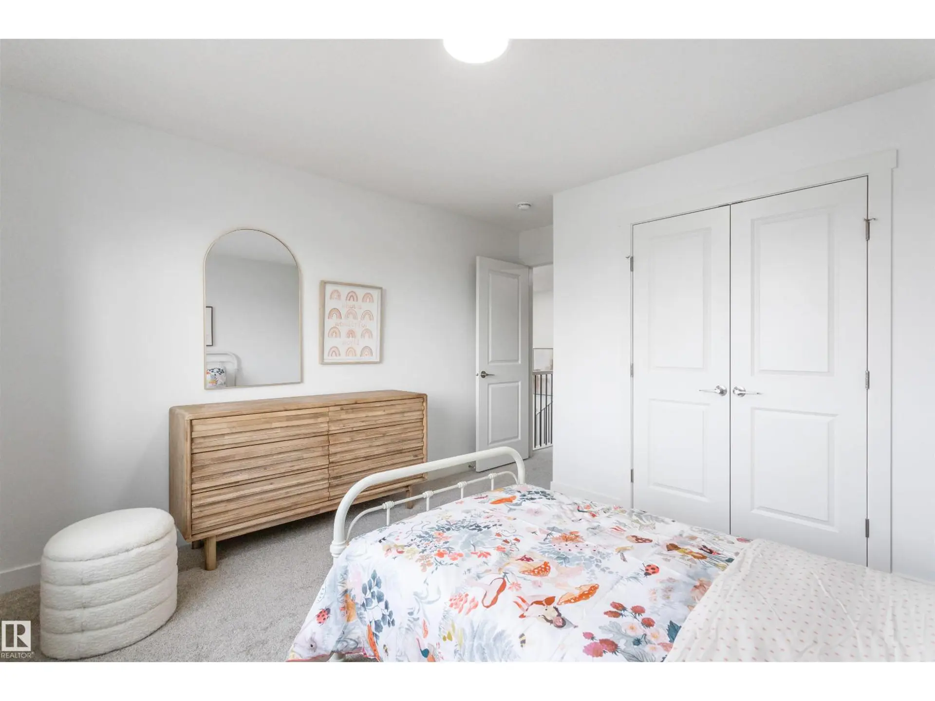 20841 15a AV NW - Image 19