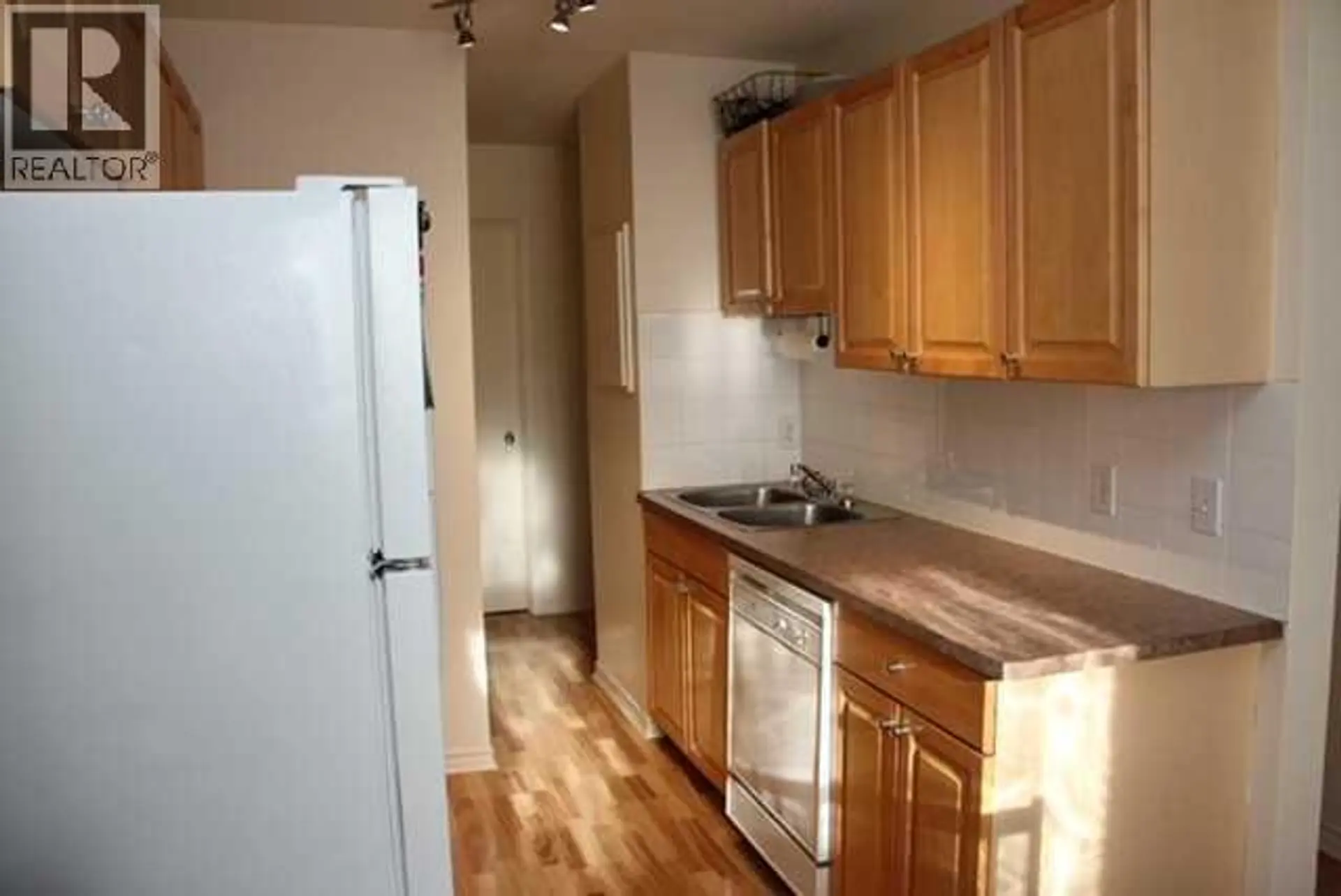 #202 626 2 Avenue NE - Image 5