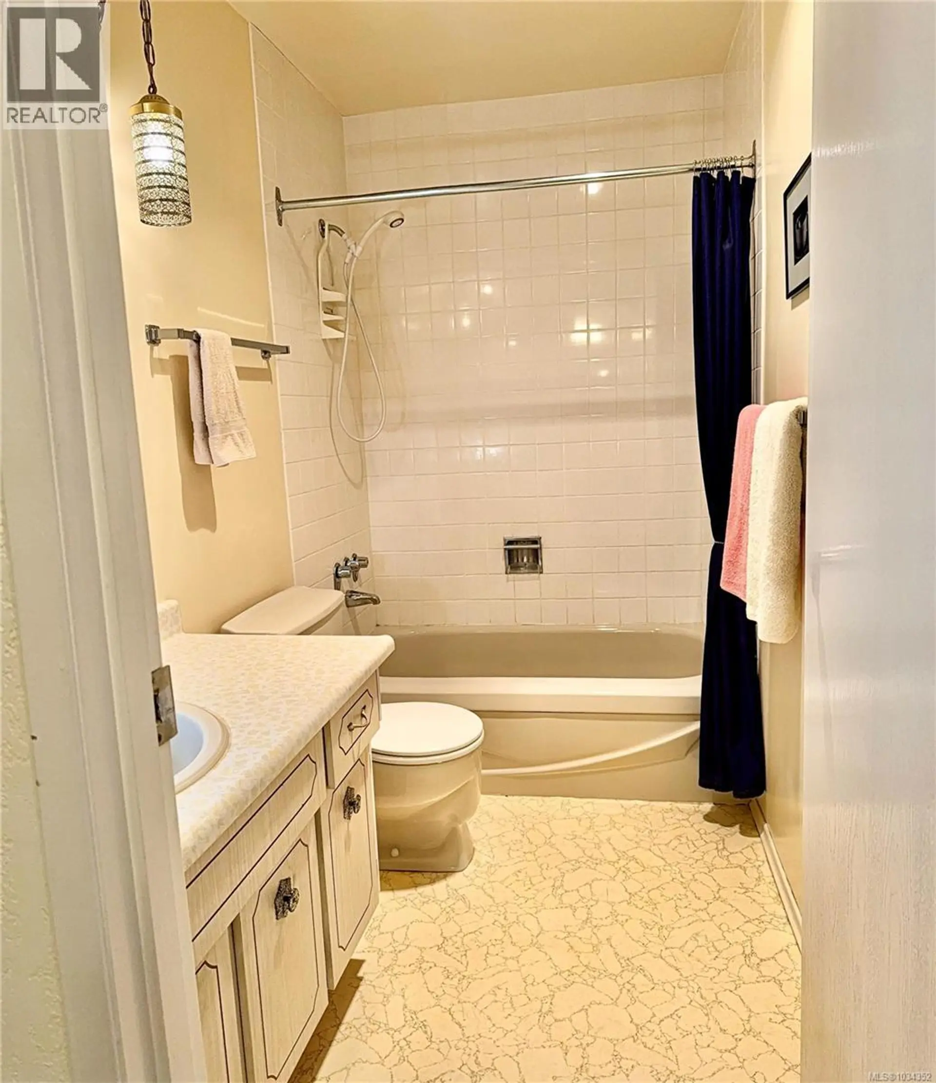 #403 1115 Rockland Ave - Image 10