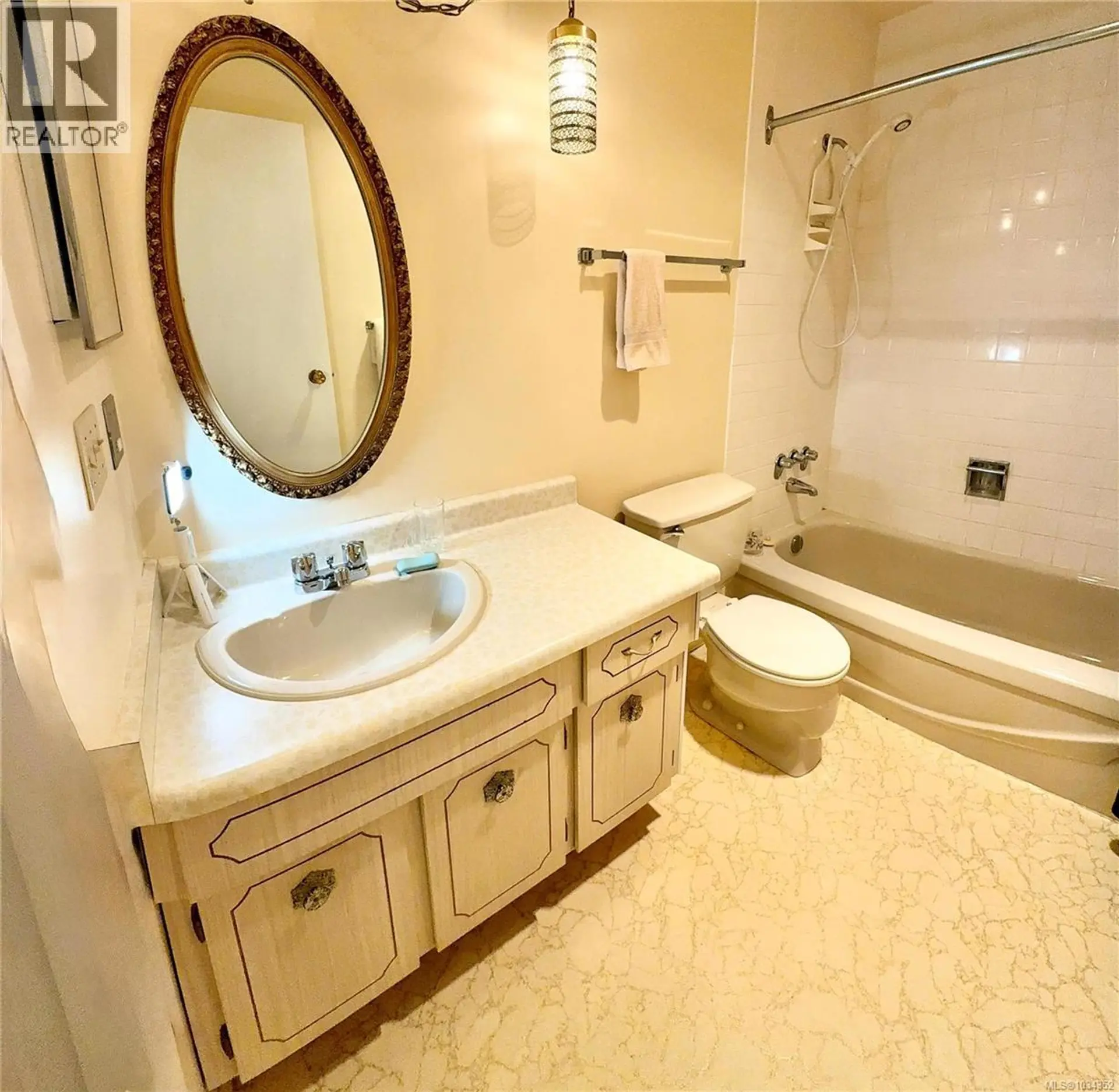 #403 1115 Rockland Ave - Image 11