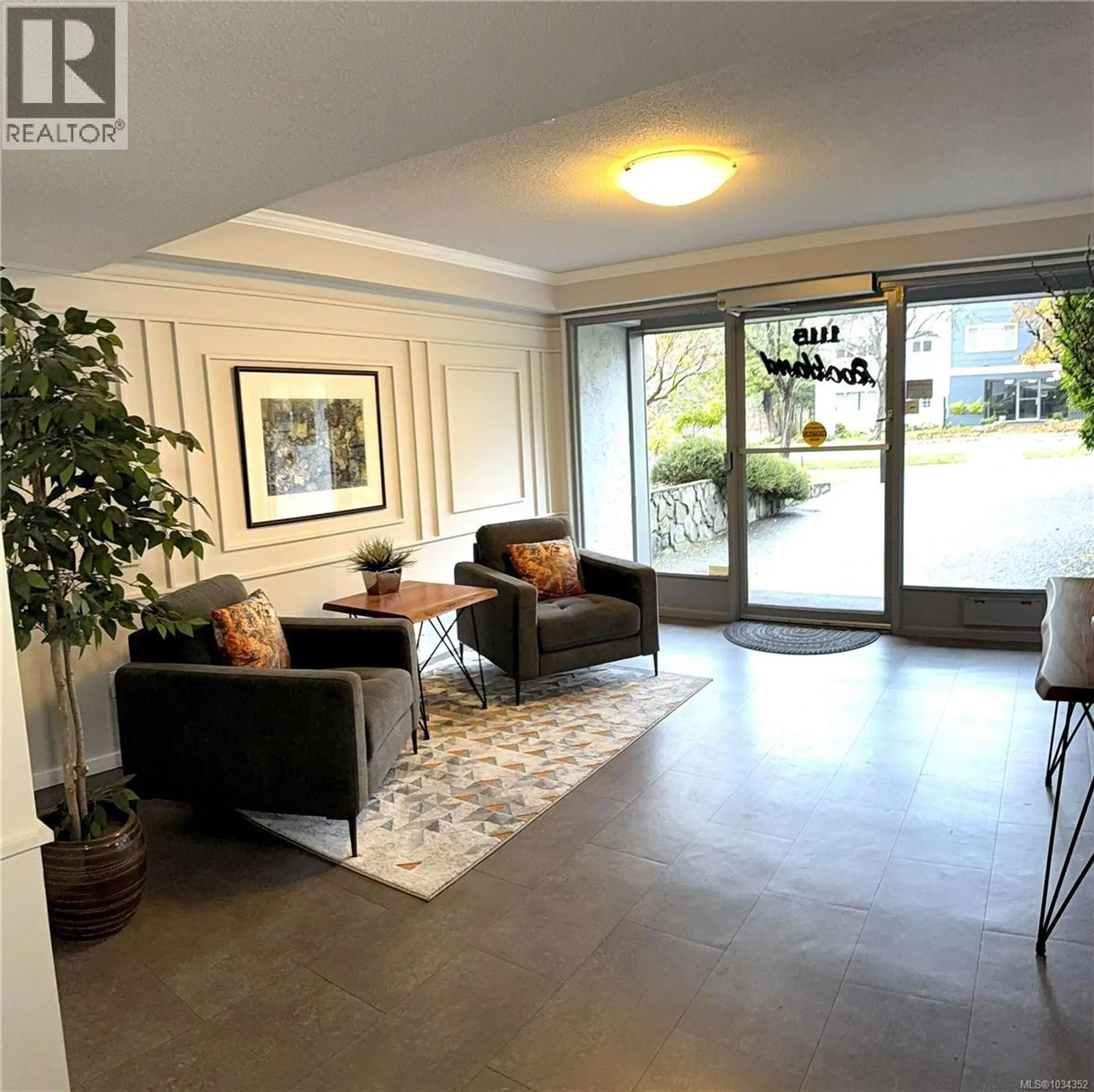 #403 1115 Rockland Ave - Image 15