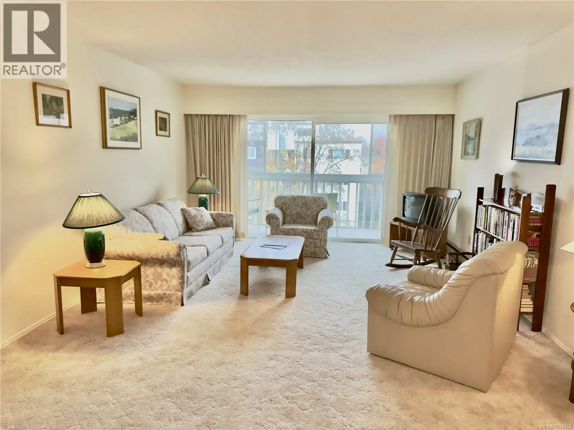 #403 1115 Rockland Ave - Image 3