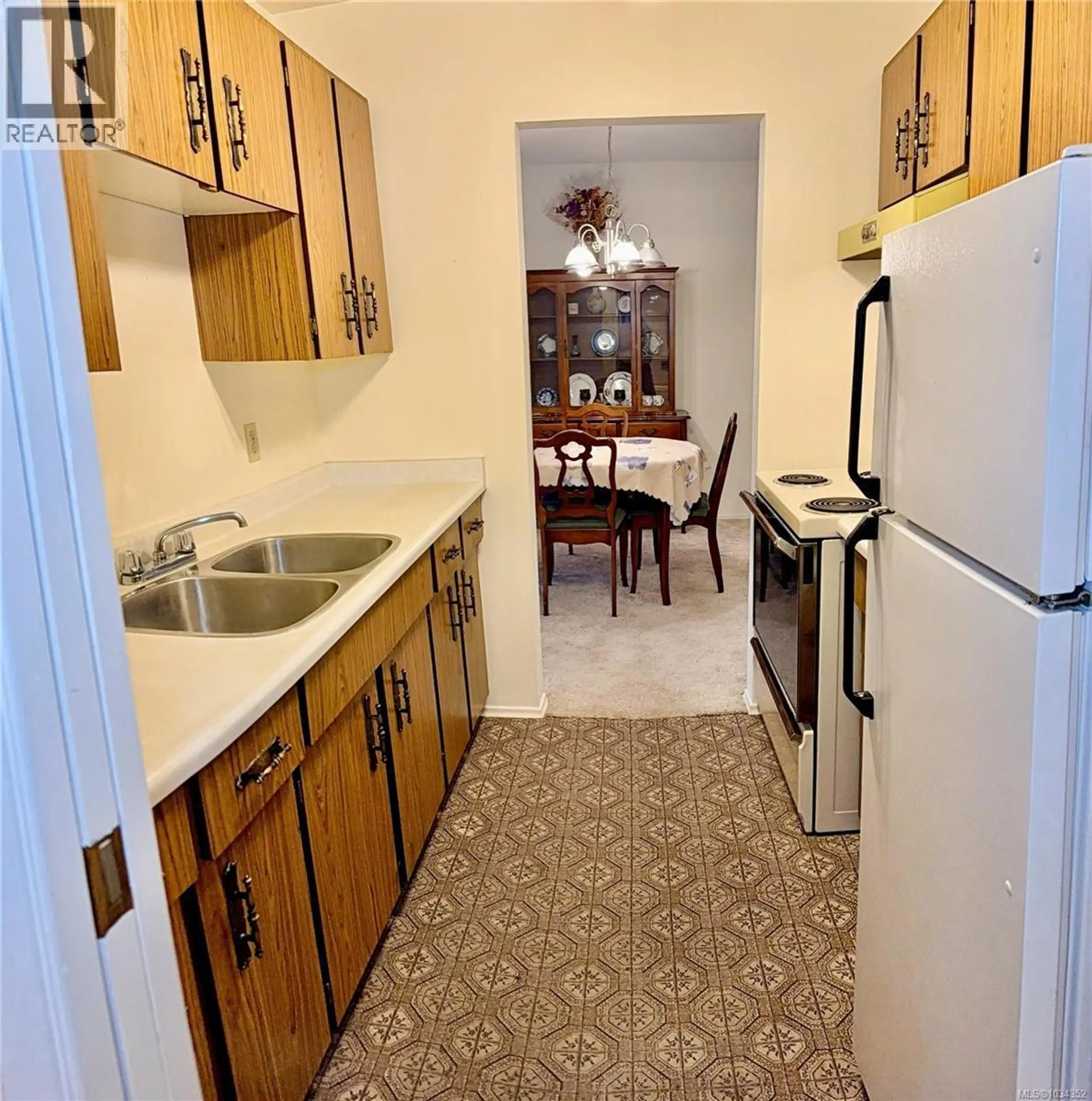 #403 1115 Rockland Ave - Image 5