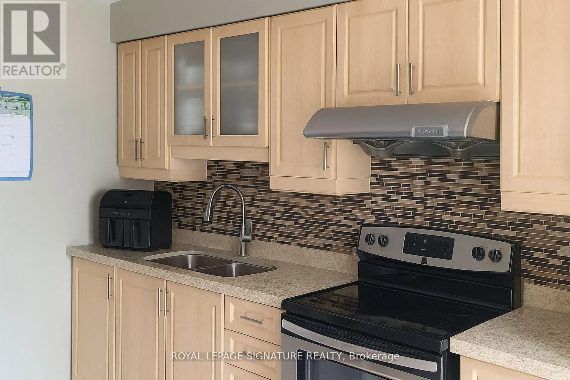 44 PARKER CRESCENT - Image 3