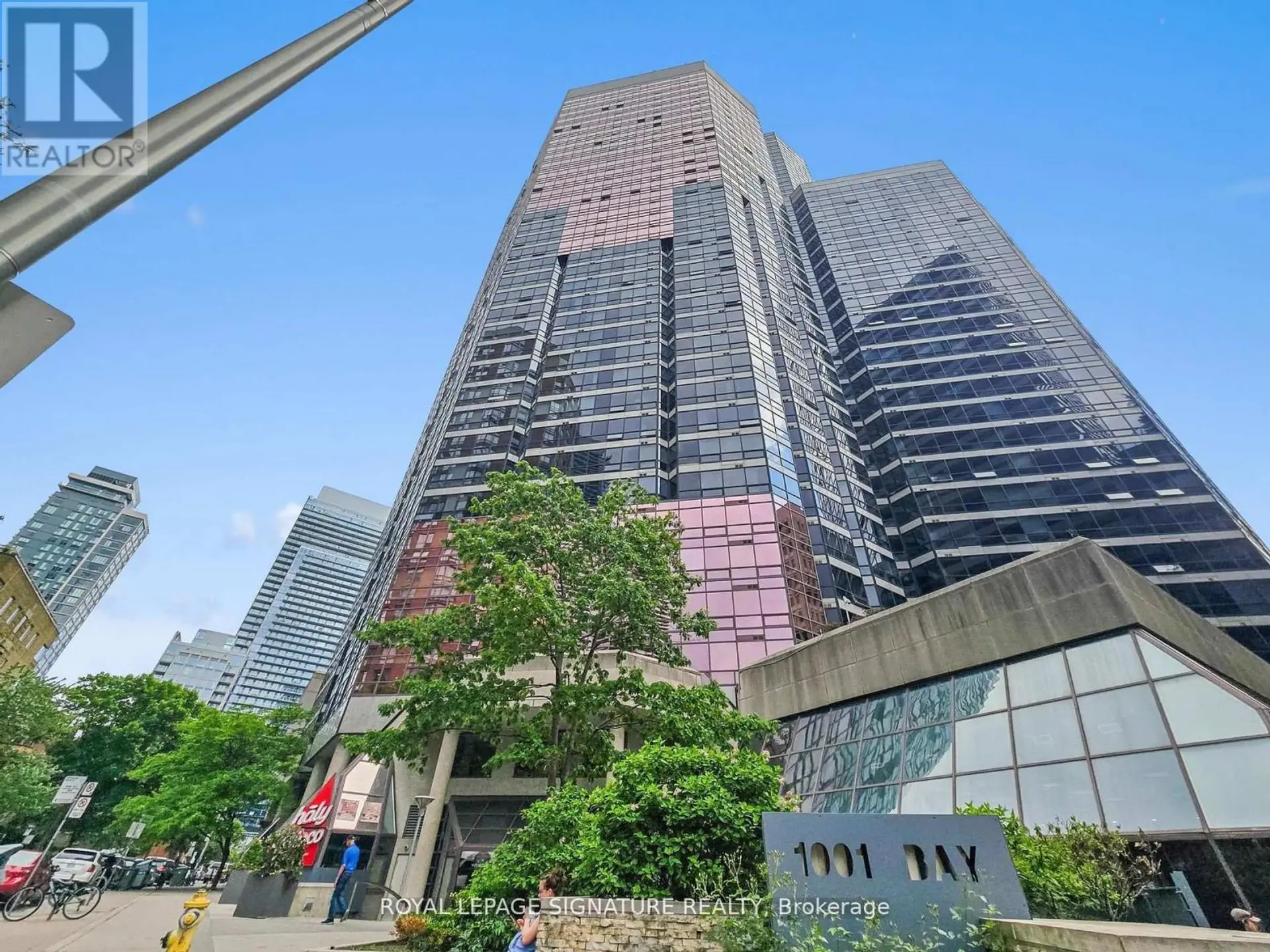 #403 1001 BAY STREET - Image 1