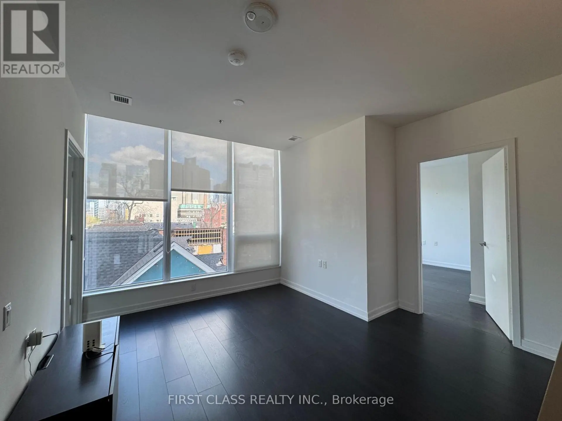 #407 203 COLLEGE STREET - Image 3