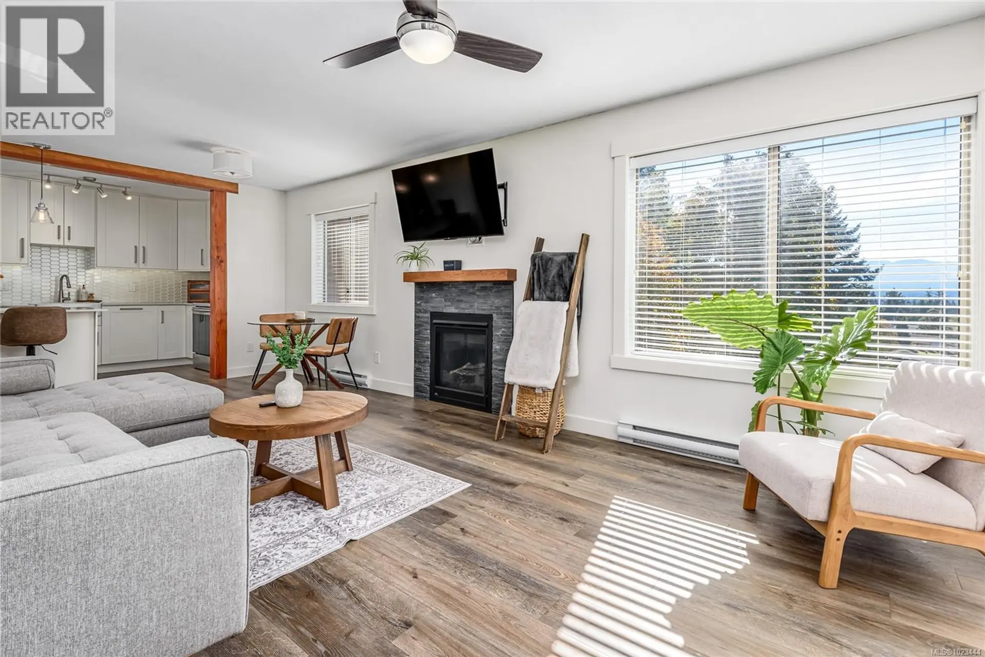 Property at #304 4685 Alderwood Pl, Courtenay, BC