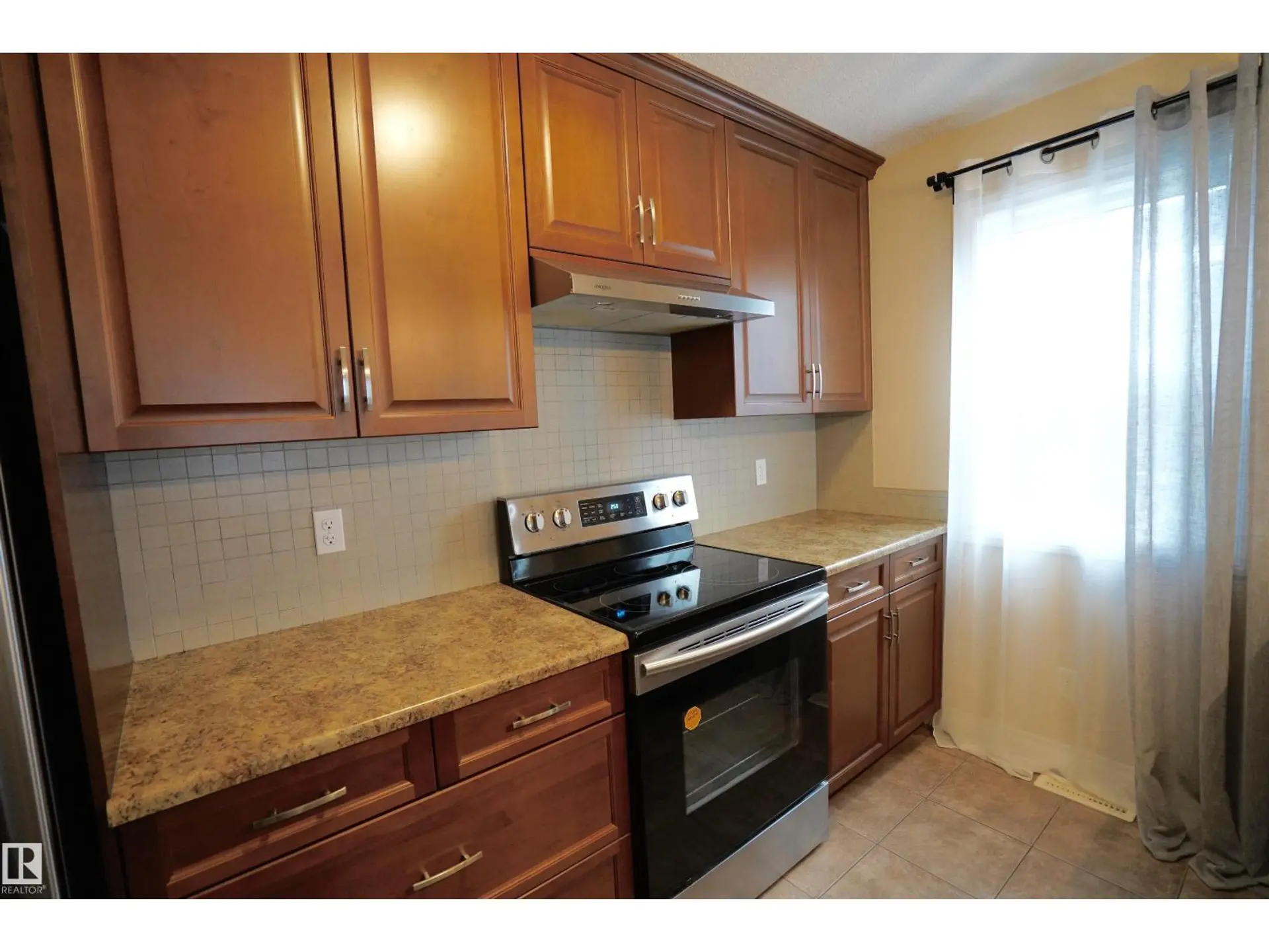12018 65 ST NW - Image 4