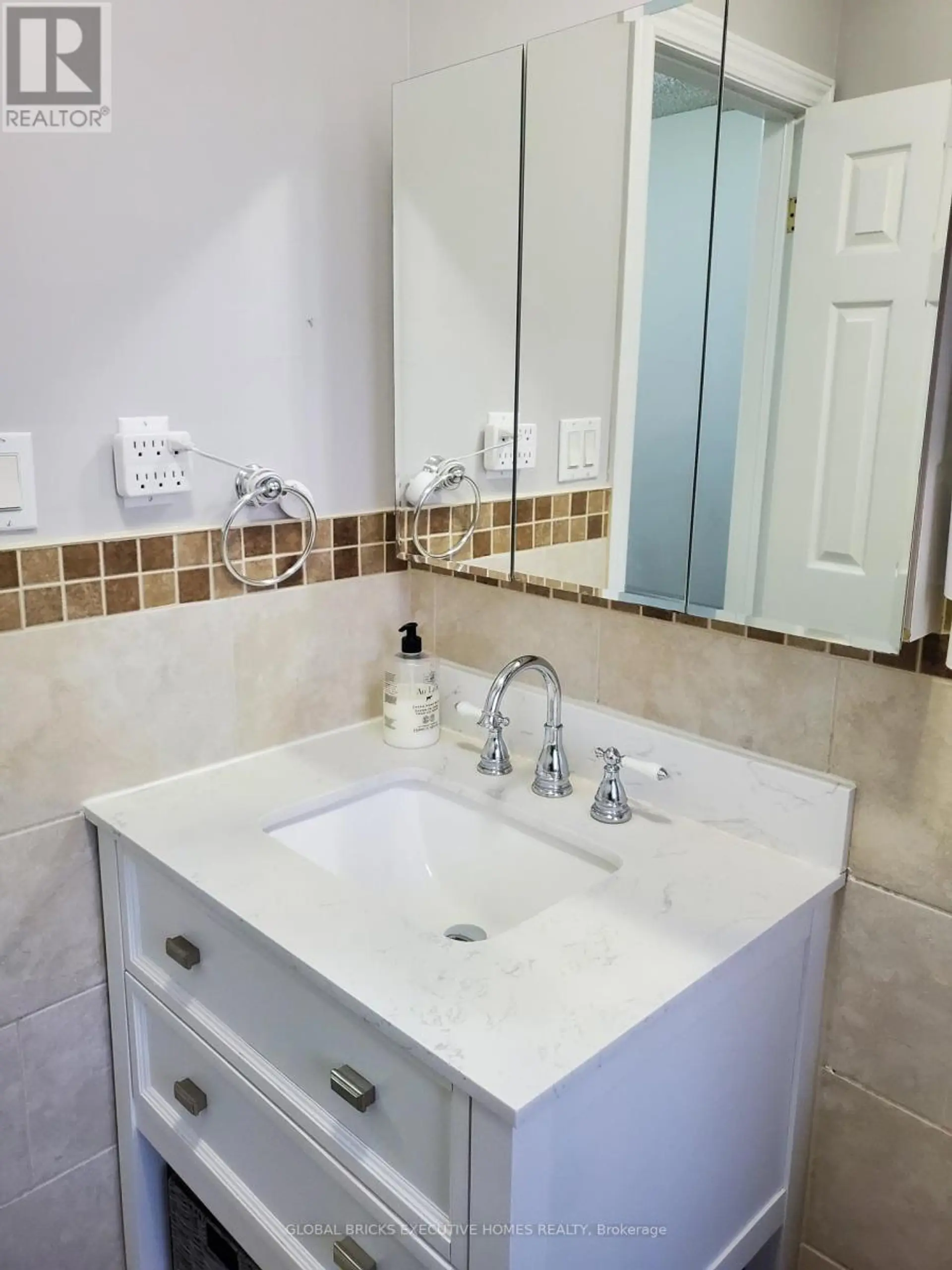 18 DEERPARK CRESCENT - Image 12