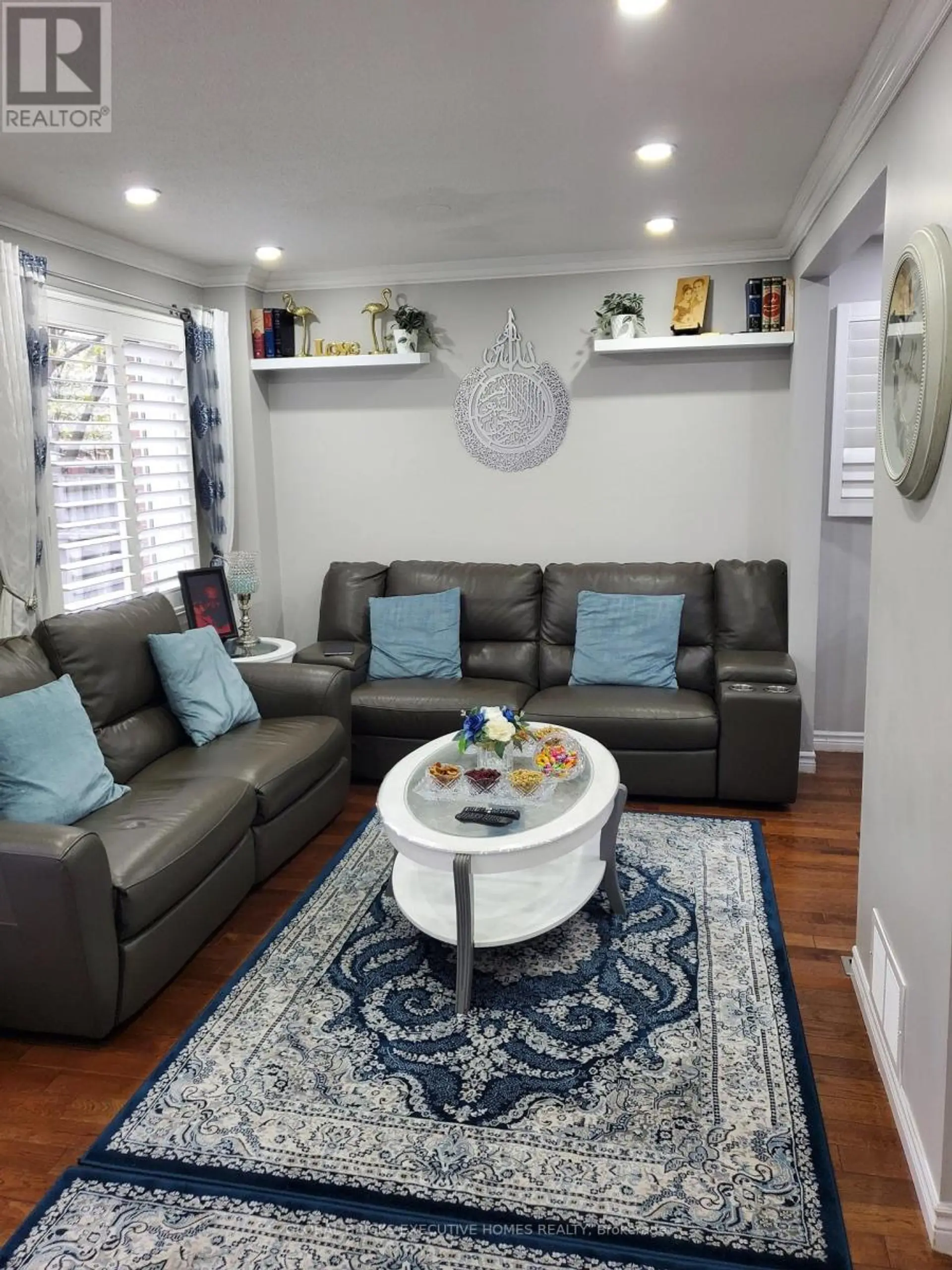 18 DEERPARK CRESCENT - Image 3