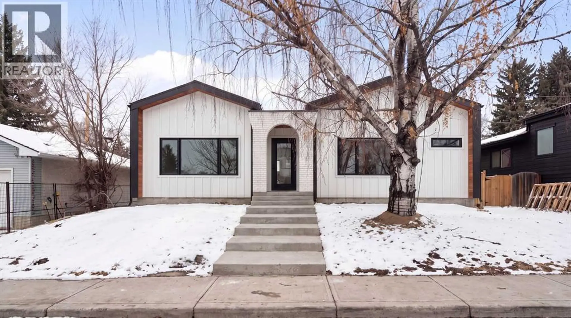 88 CHEYENNE Crescent NW - Image 1