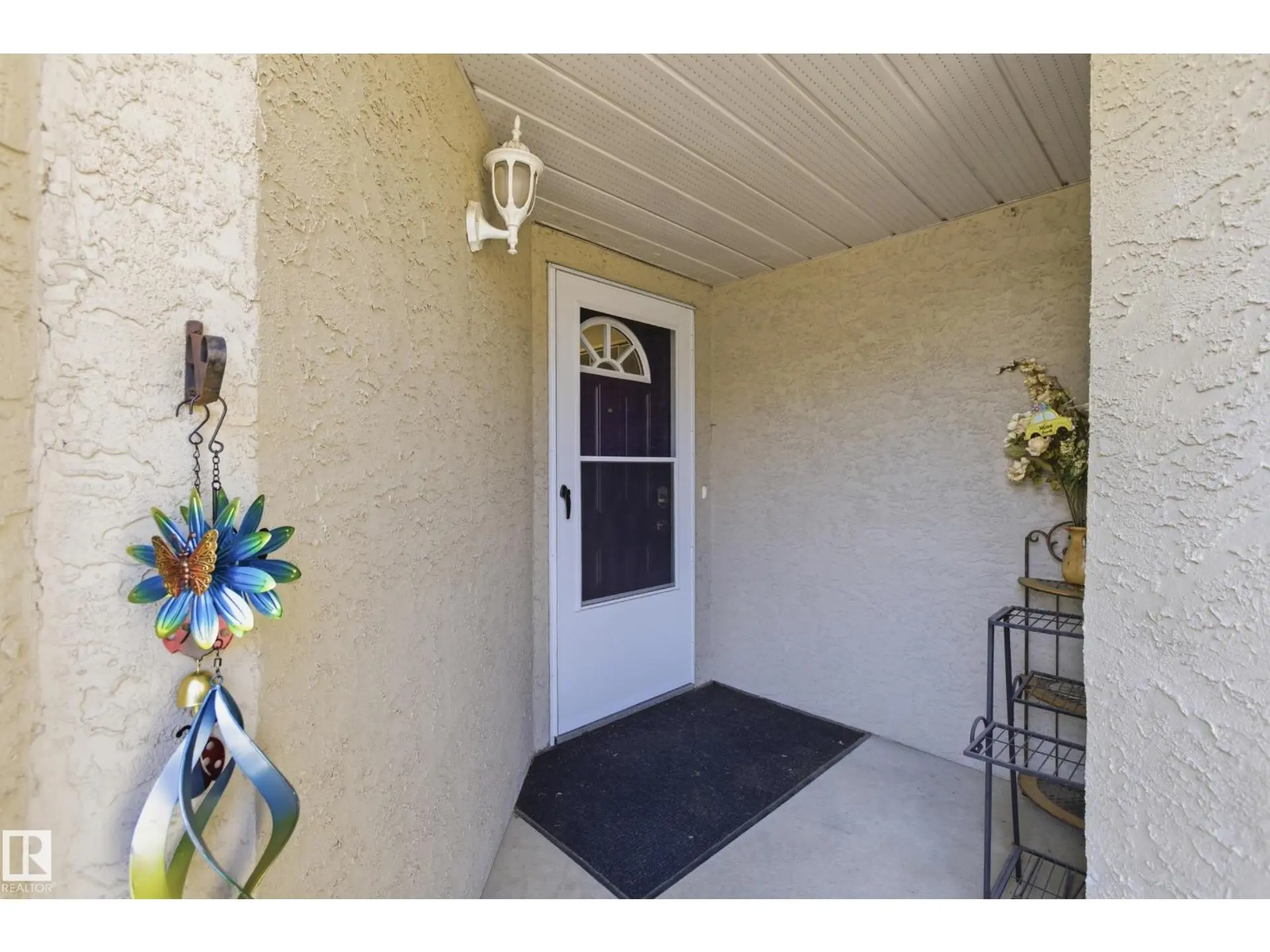 295 YOUVILLE DR E NW - Image 2