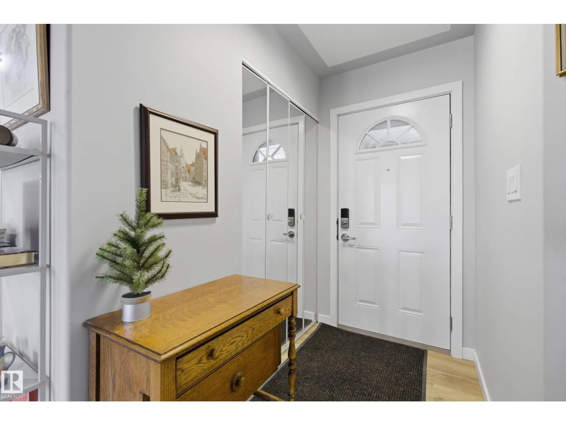 295 YOUVILLE DR E NW - Image 4