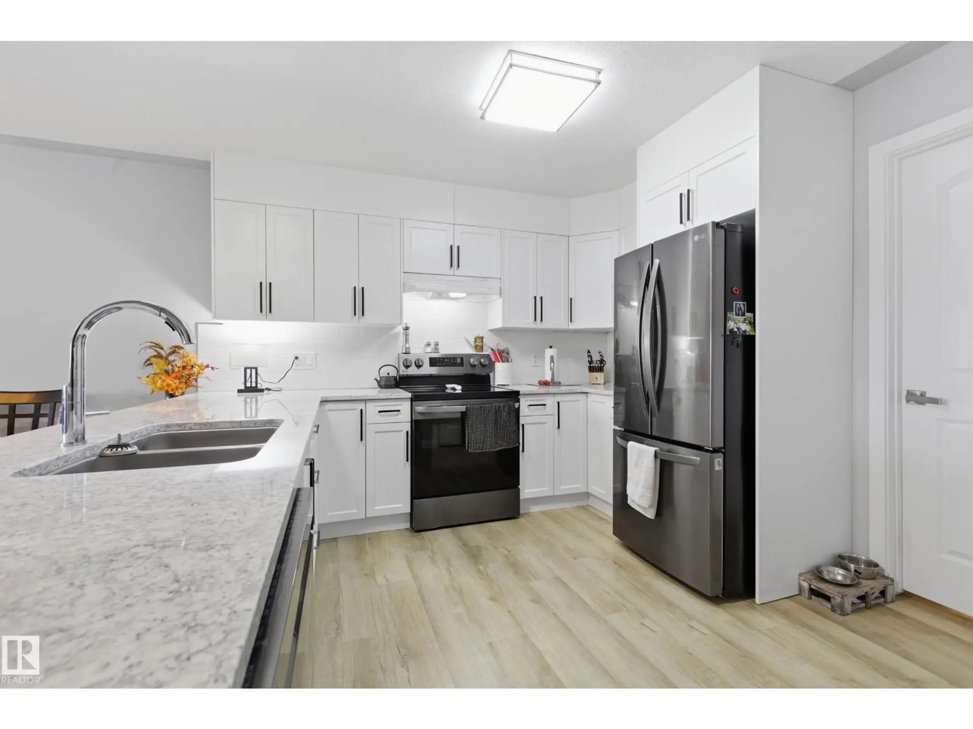 295 YOUVILLE DR E NW - Image 7