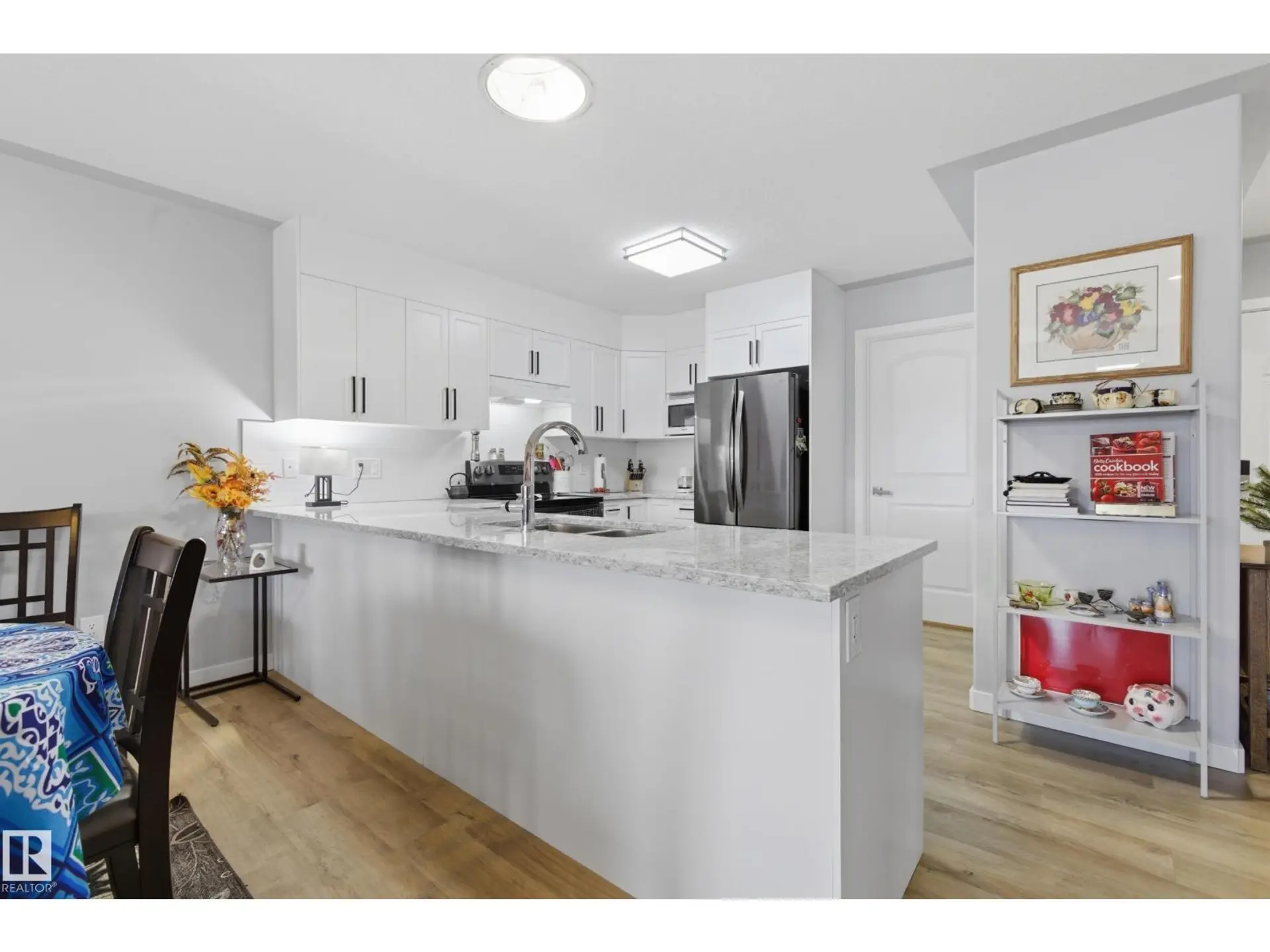 295 YOUVILLE DR E NW - Image 8