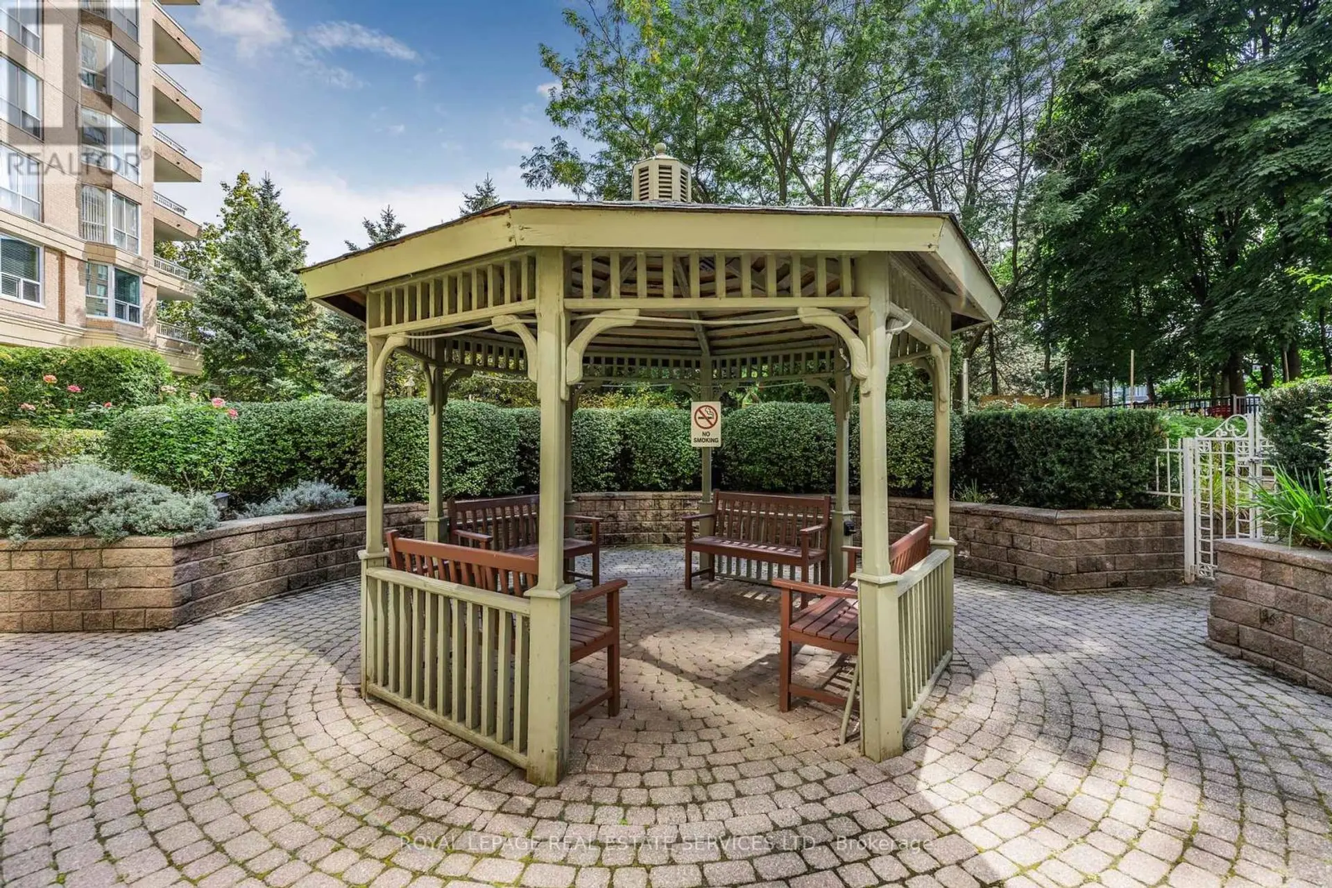 #202 11 THORNCLIFFE PARK DRIVE - Image 11