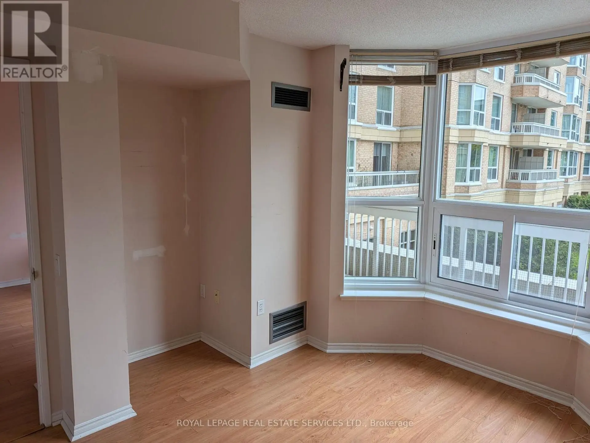 #202 11 THORNCLIFFE PARK DRIVE - Image 14