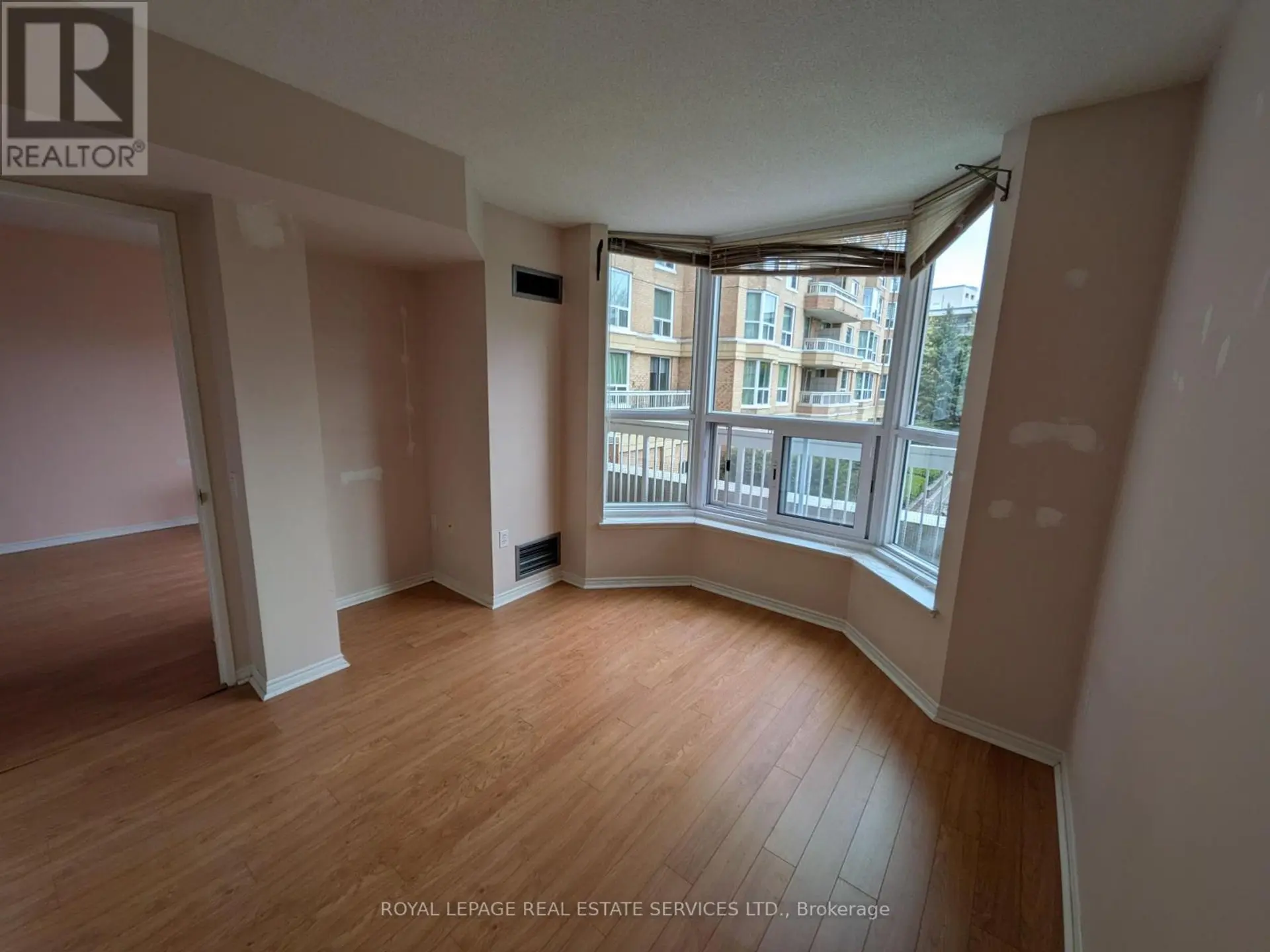 #202 11 THORNCLIFFE PARK DRIVE - Image 13