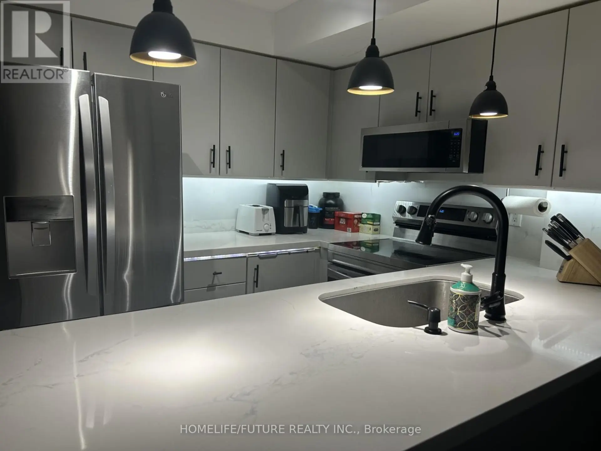 #100 415 JARVIS STREET - Image 4