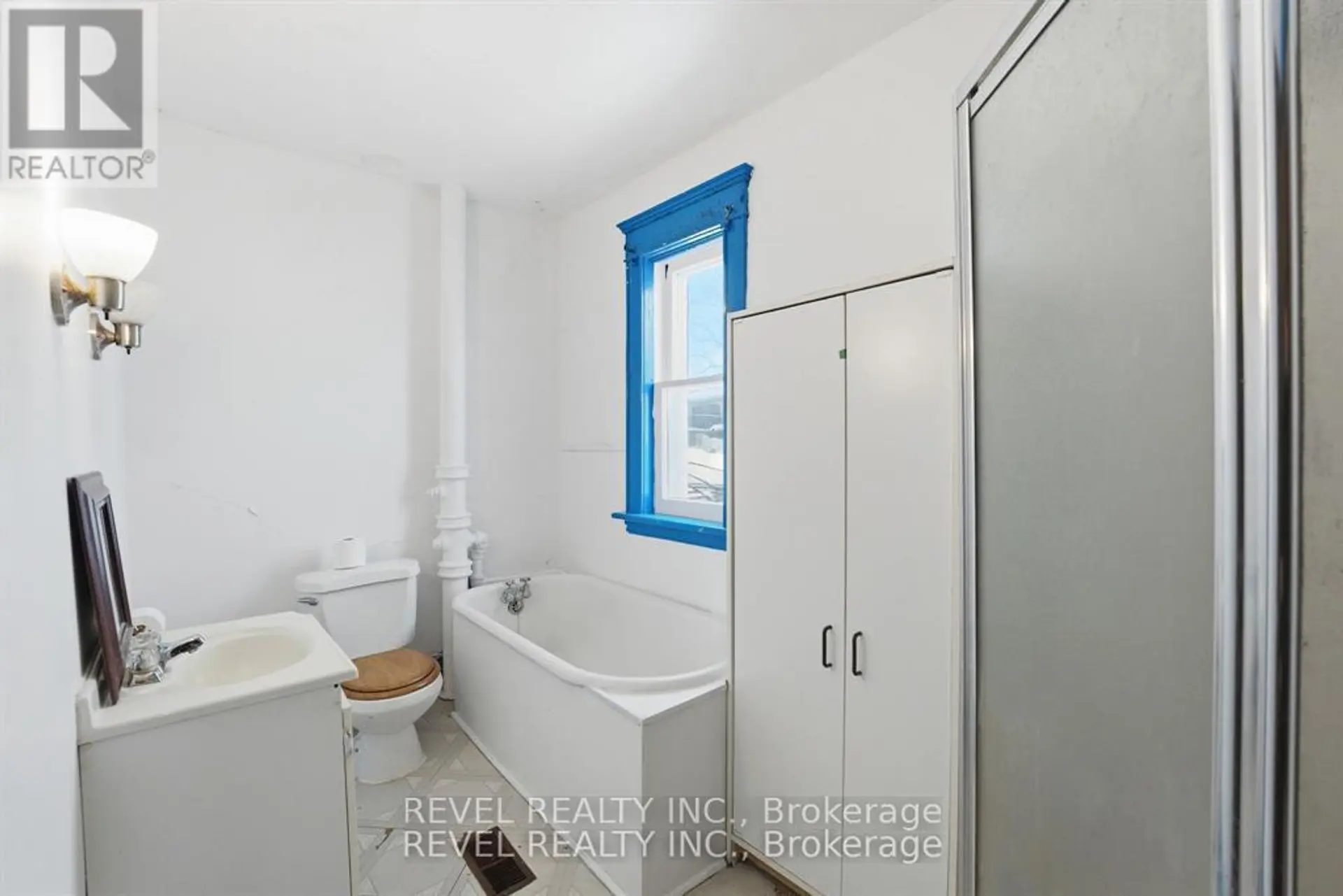 535 PARK STREET N - Image 12