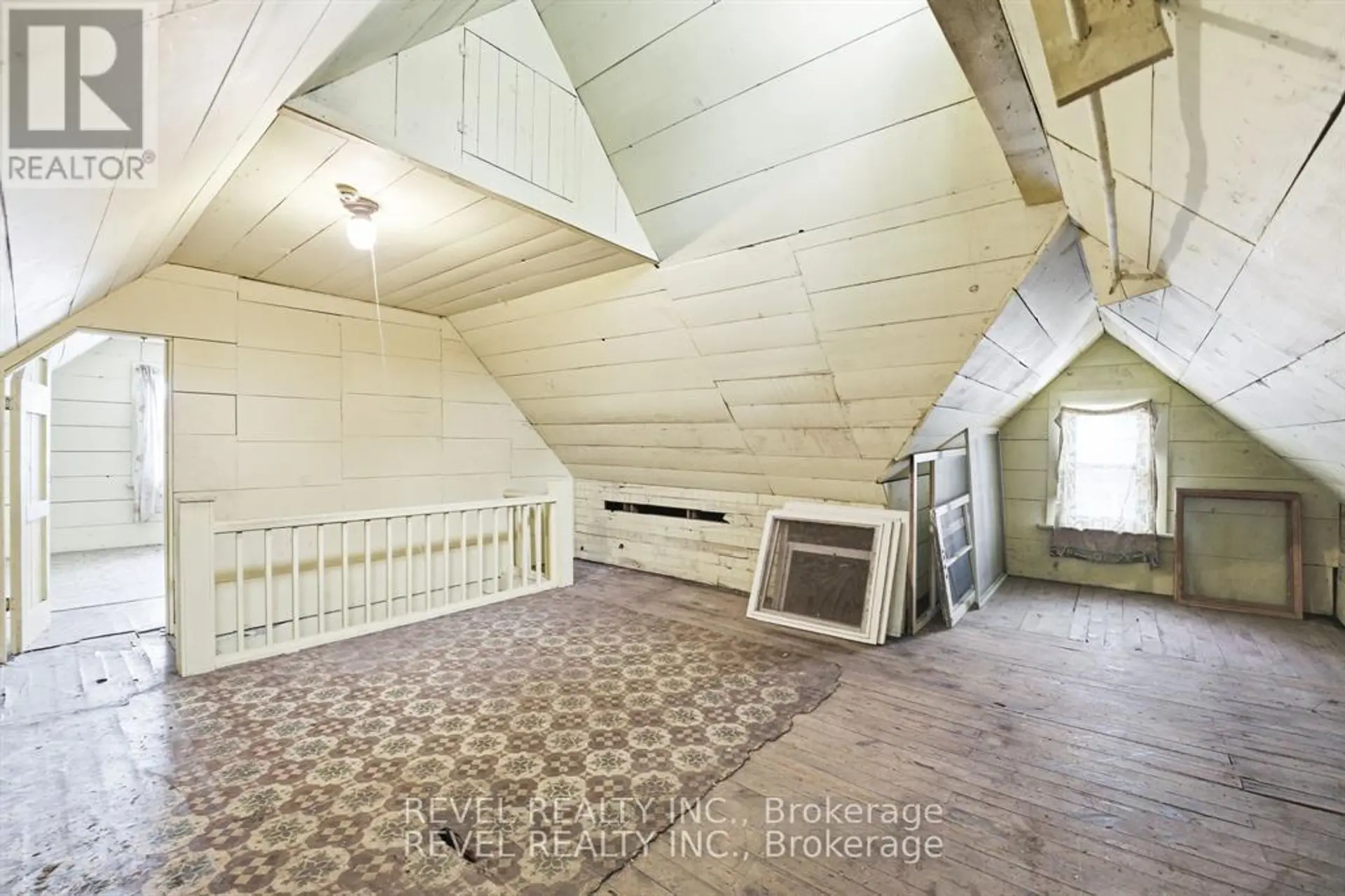 535 PARK STREET N - Image 13