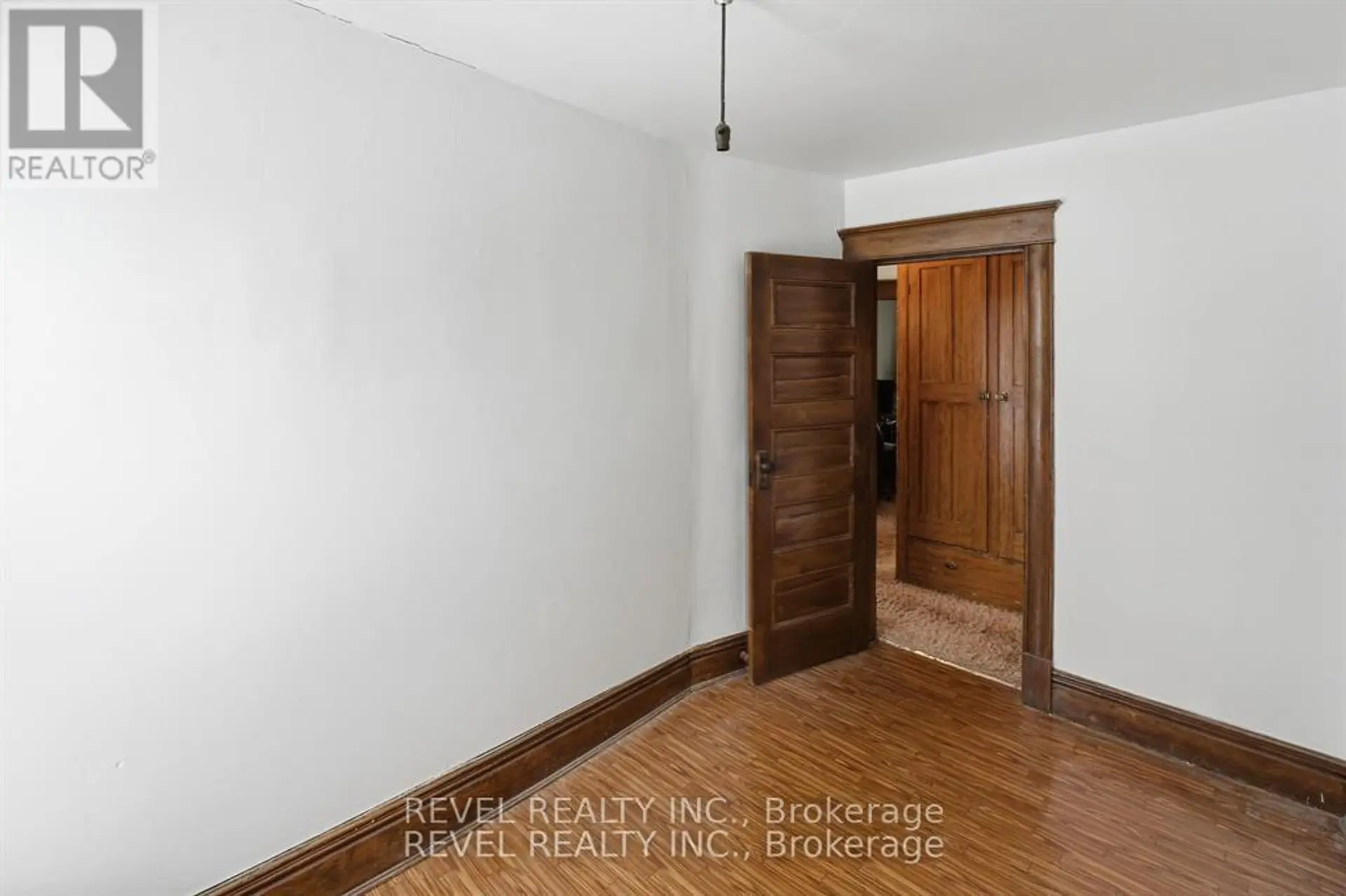 535 PARK STREET N - Image 8